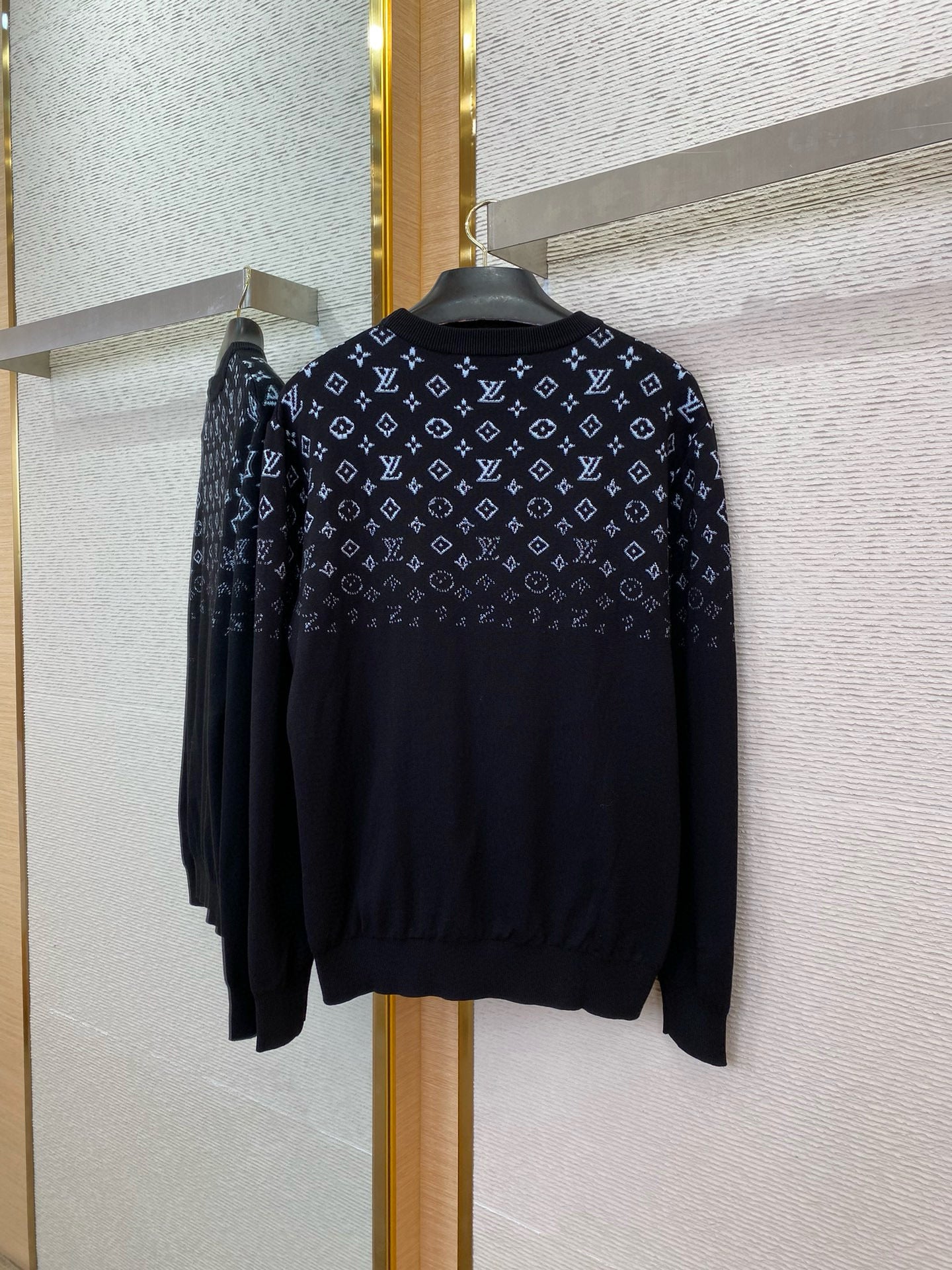 LOU JUMPER