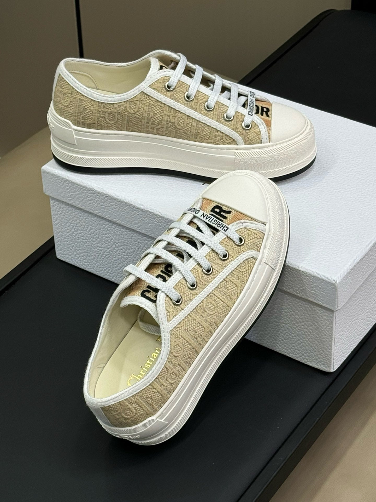 CD PLATFORM SNEAKER