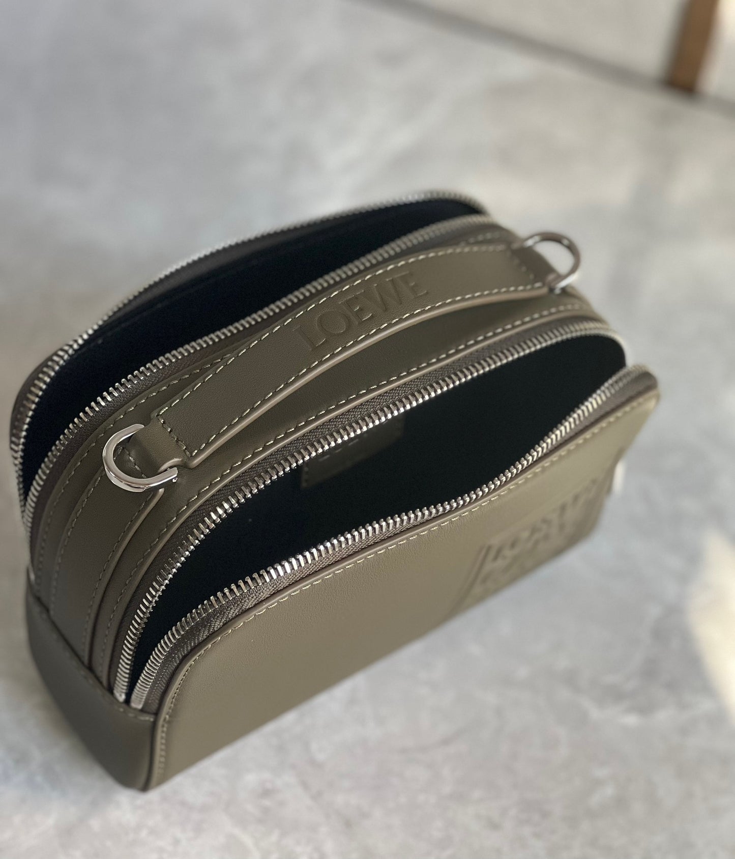 LOEW MINI CAMERA CROSSBODY BAG