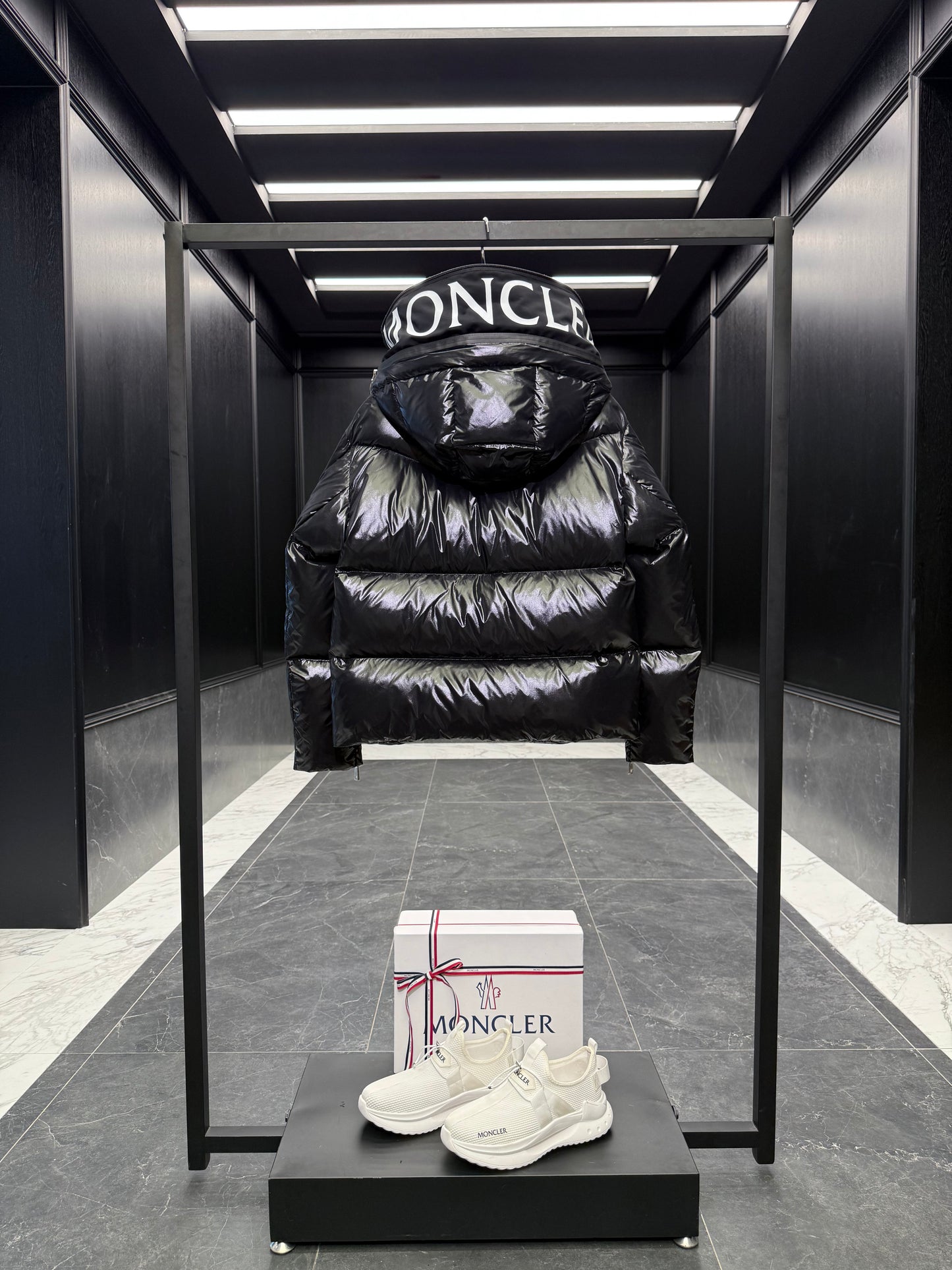 MONC HUPPE JACKET