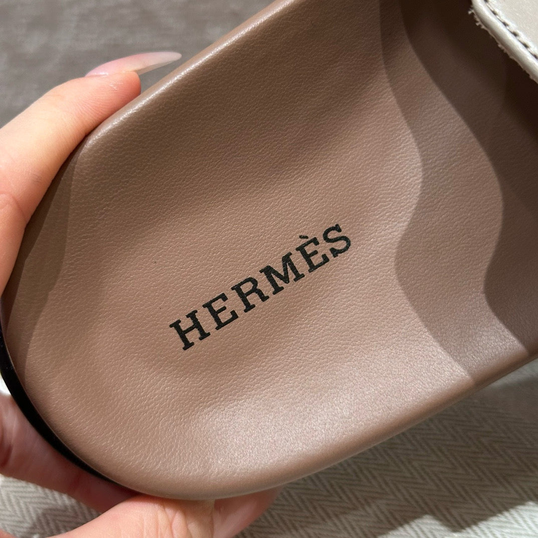 HERM EMPIRE SANDALS