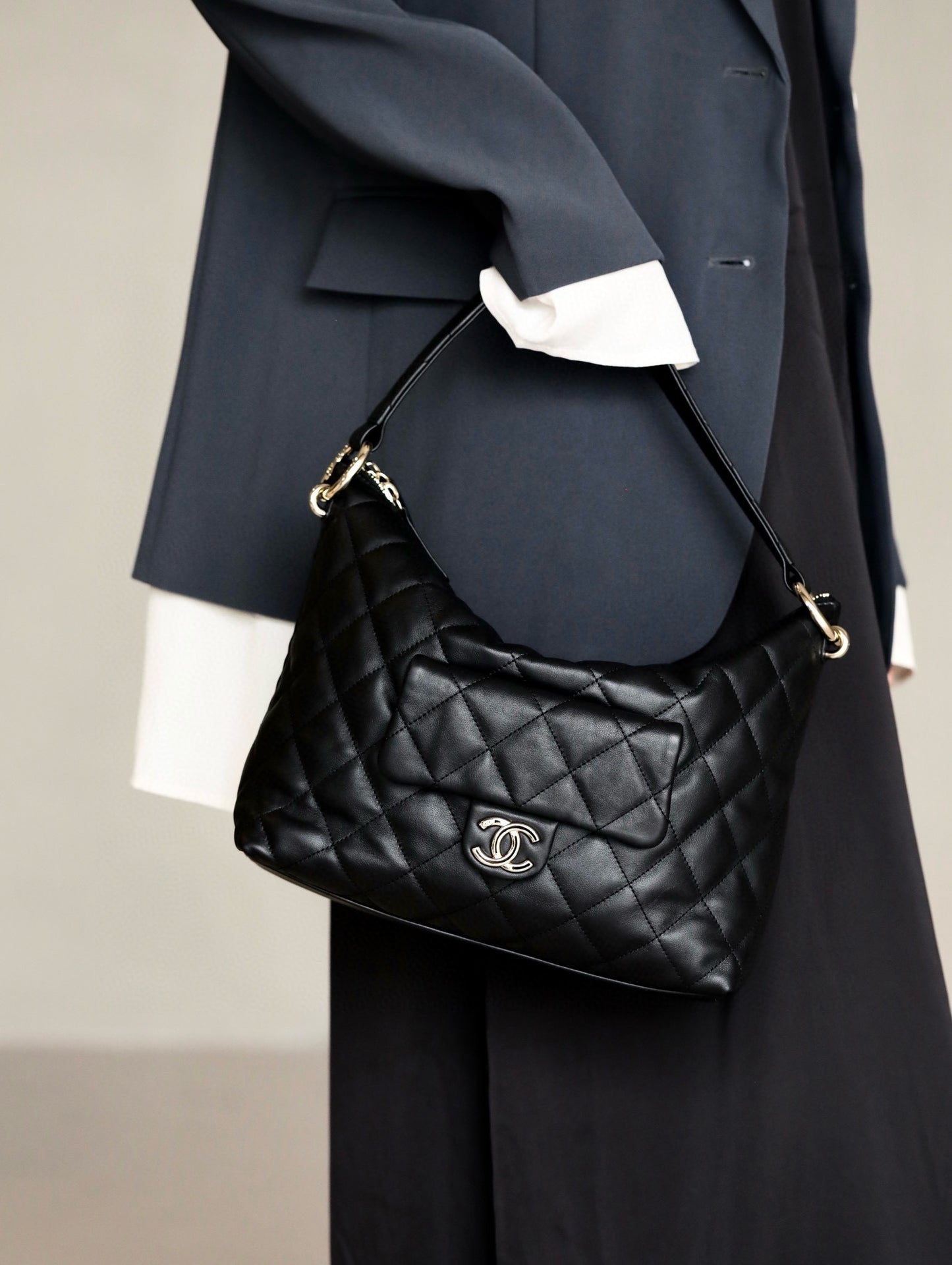 CC 23B HOBO BAG