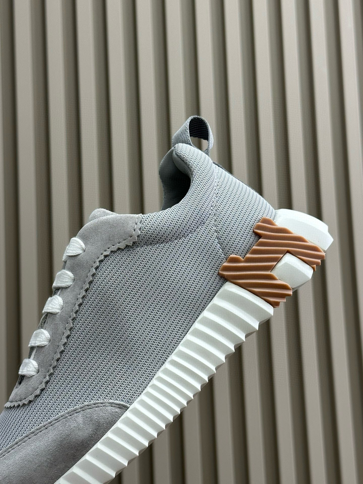 HERM BOUNCING SNEAKER
