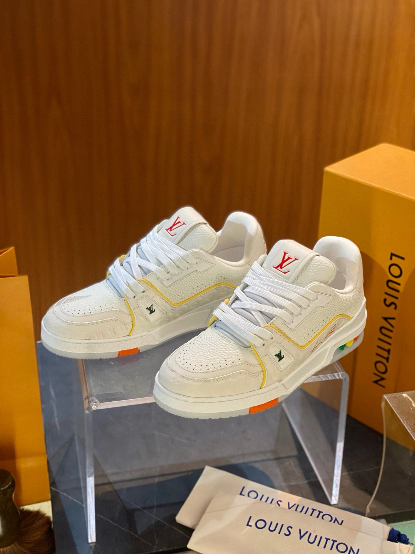 LOU TRAINERS