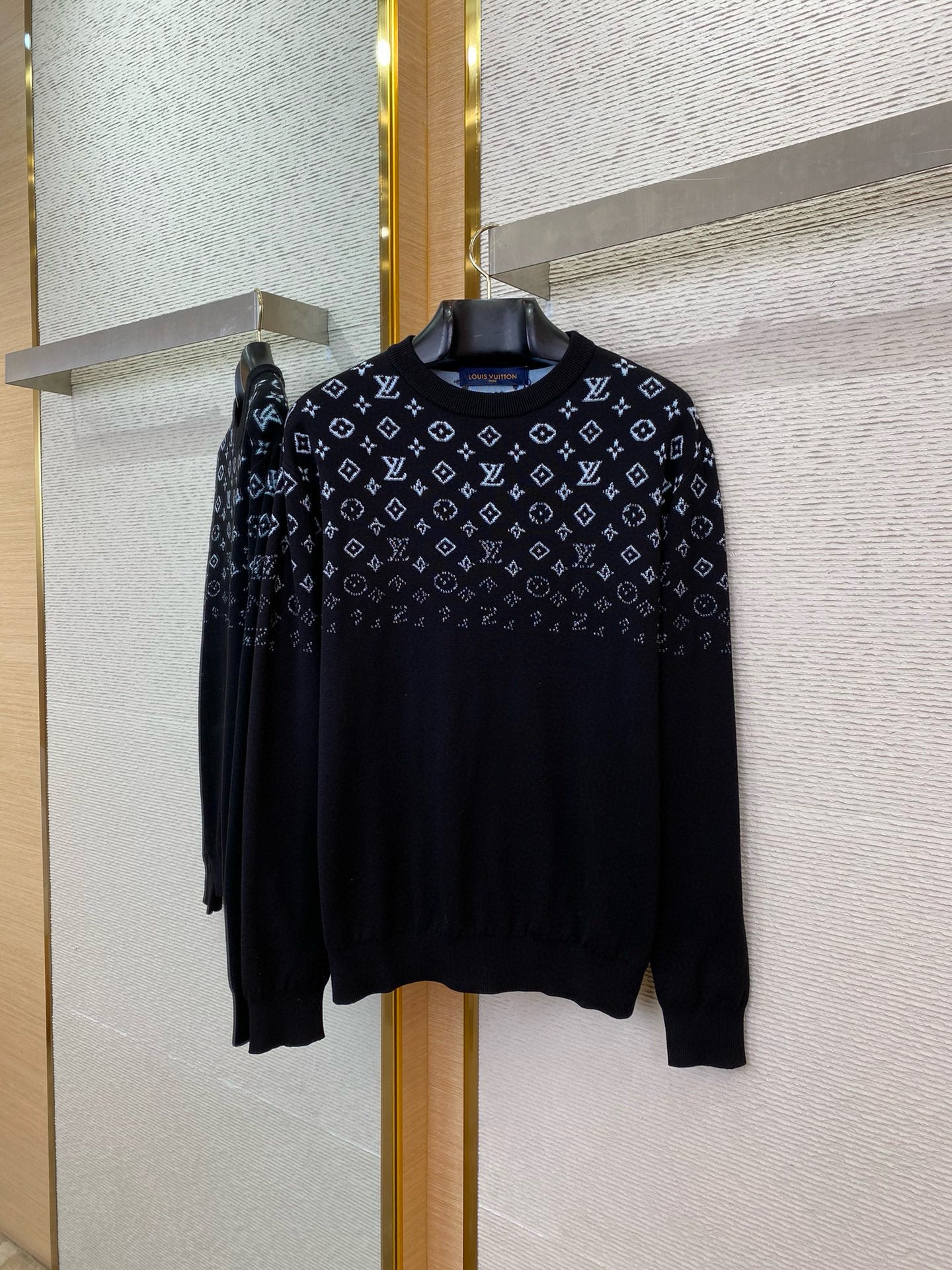 LOU JUMPER