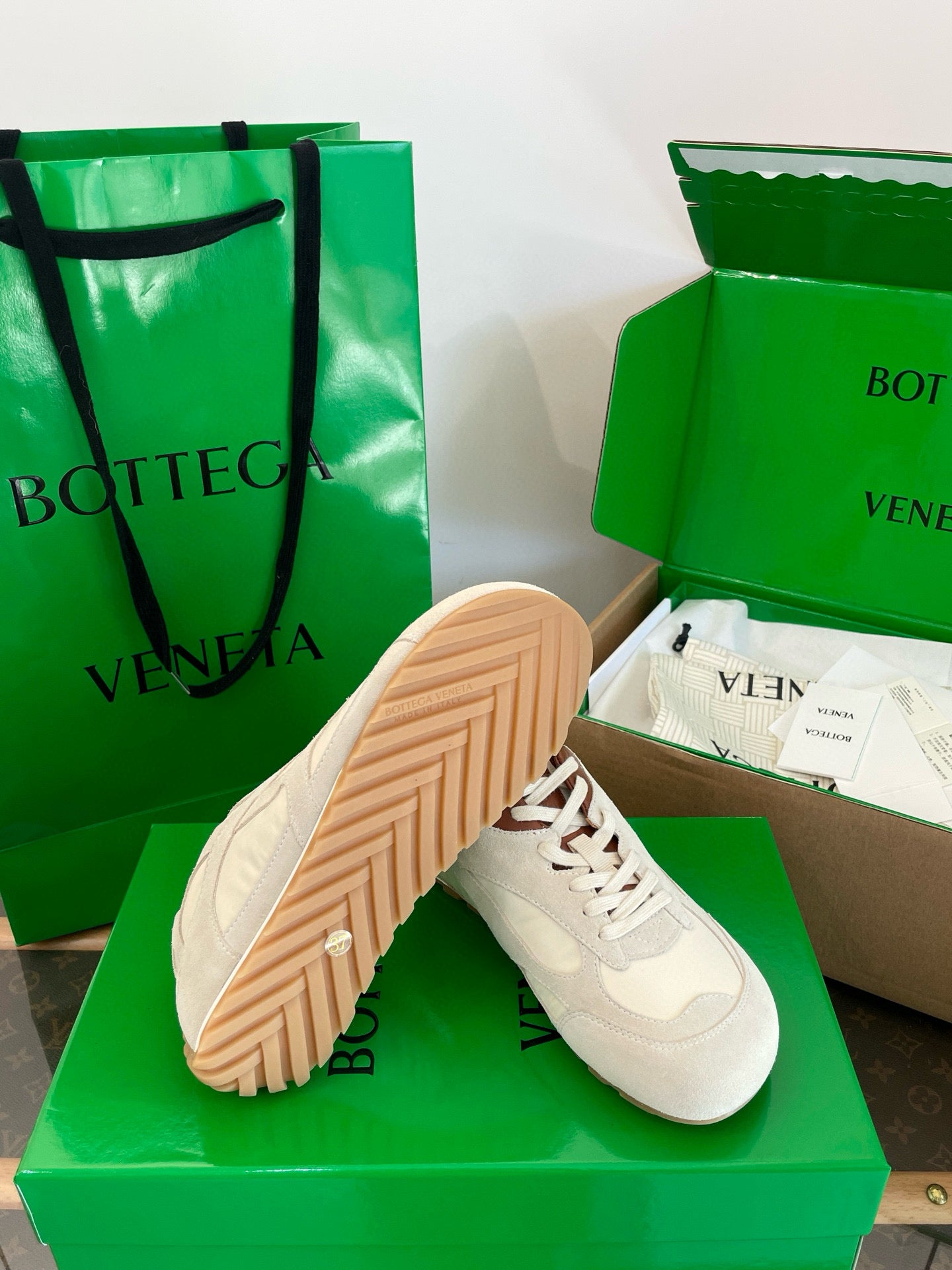 BOTT V ORBIT SNEAKER