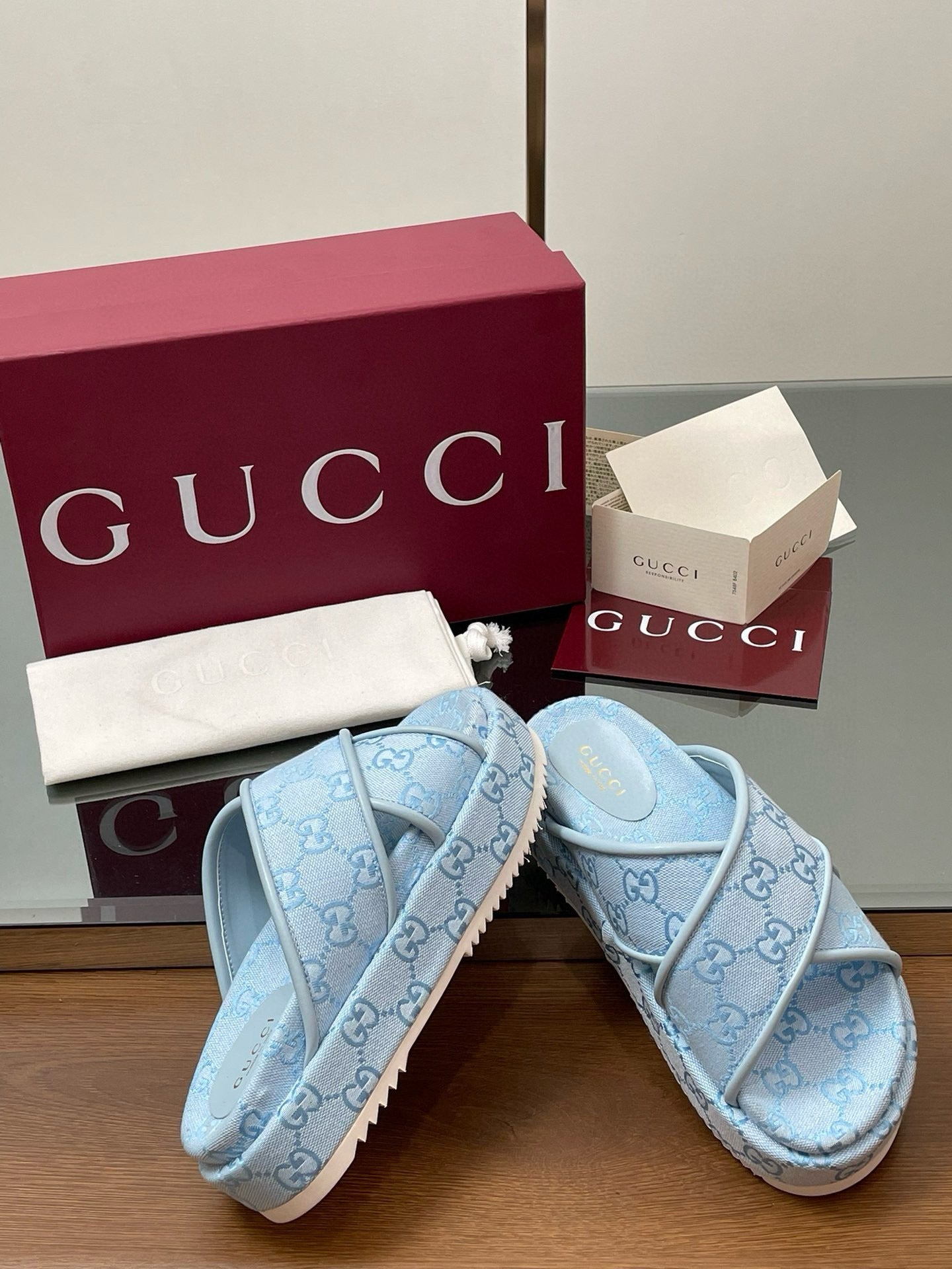 GG SANDALS