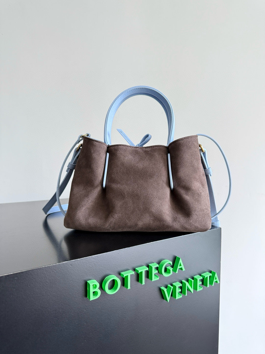 BOTT V SMALL PINACOTECA BAG