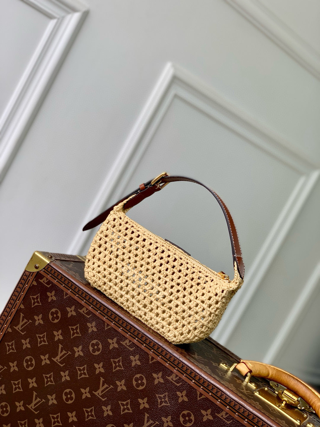 LOU HILLS POCHETTE BAG