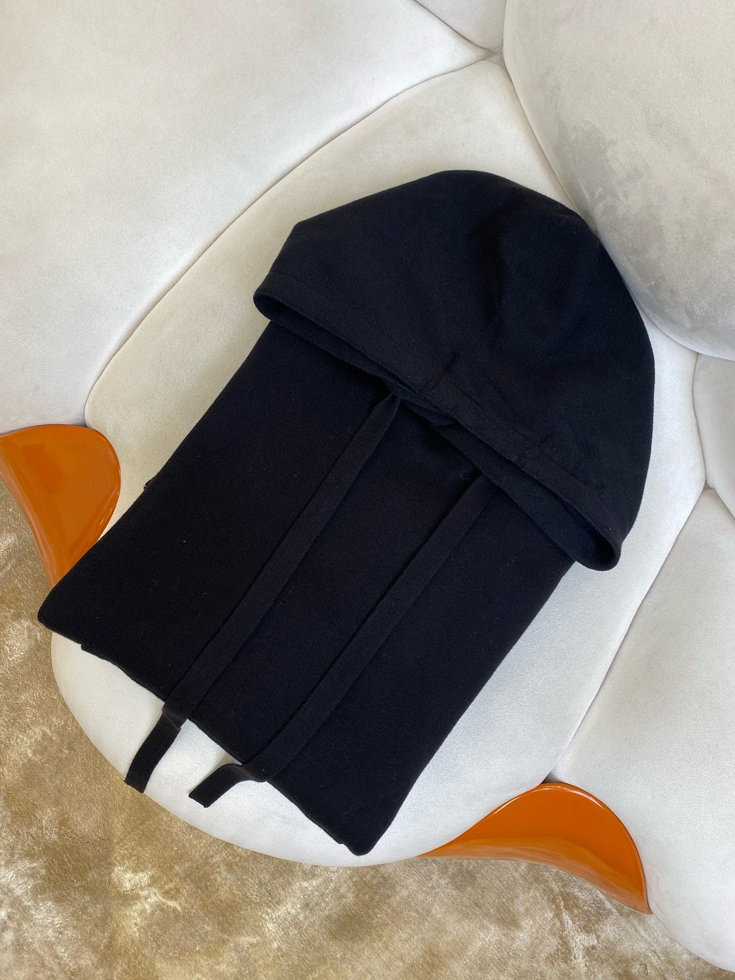 LOU HOODIE