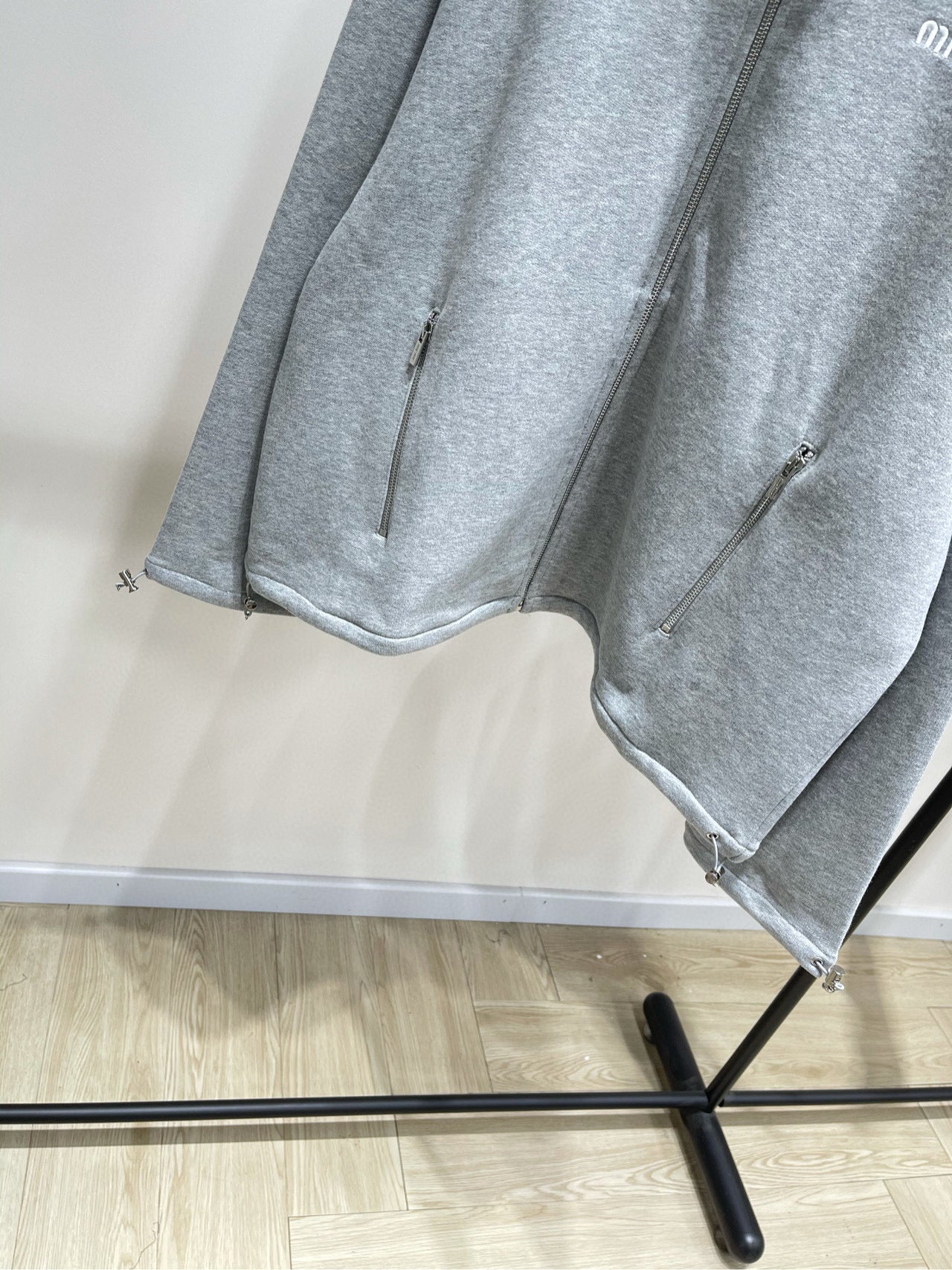MIU M ZIP SWEATSHIRT
