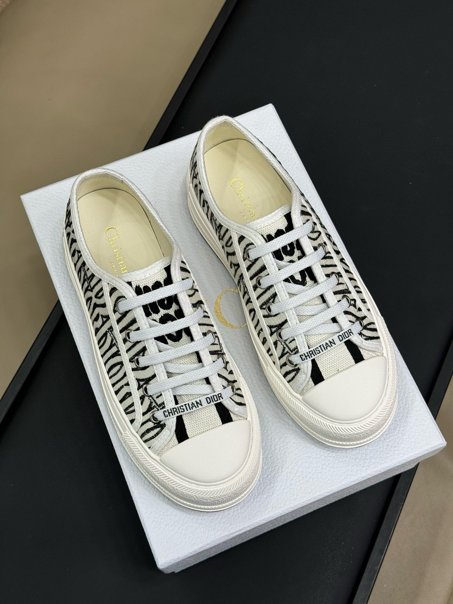 CD PLATFORM SNEAKER