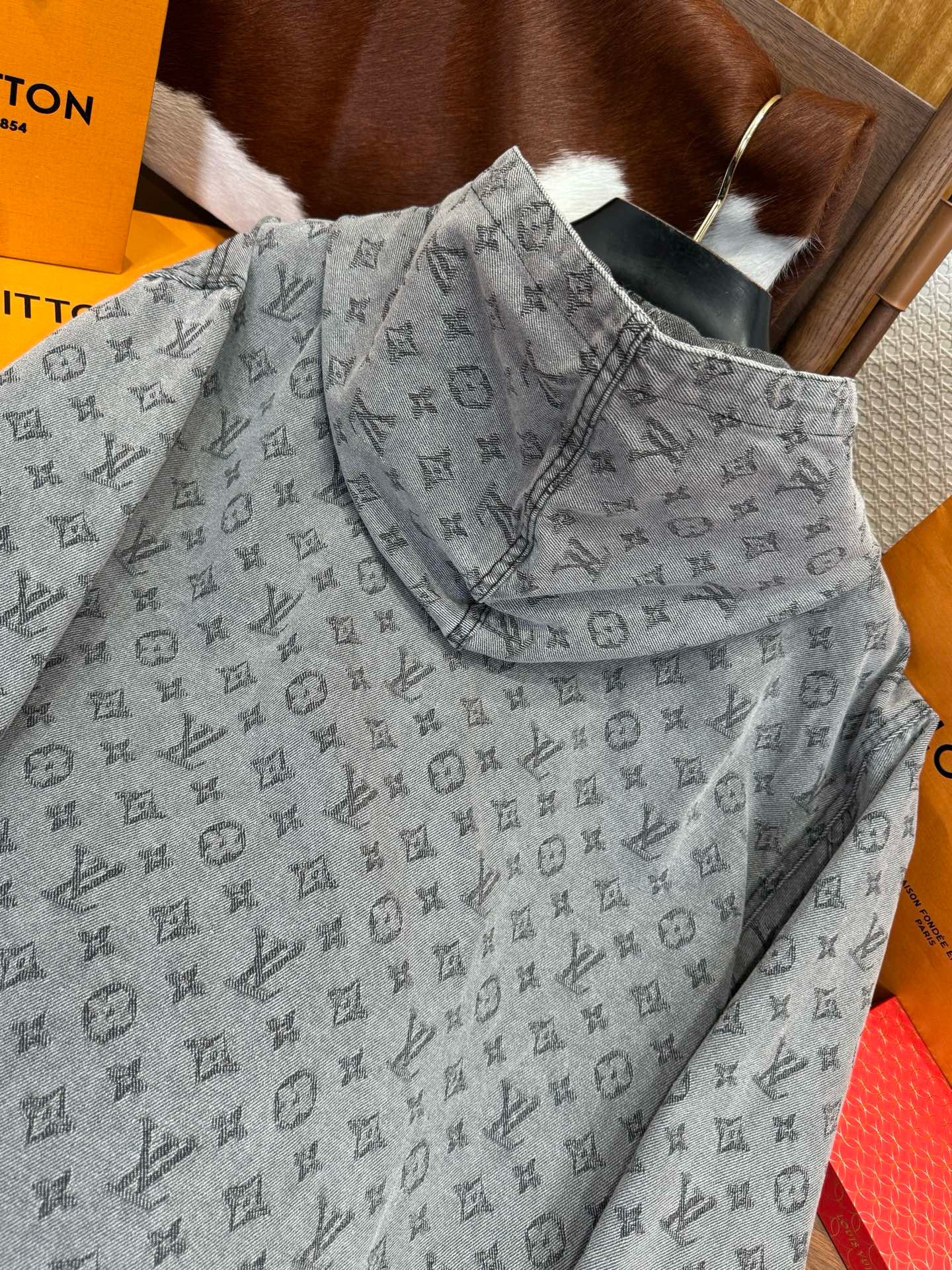 LOU DENIM JACKET