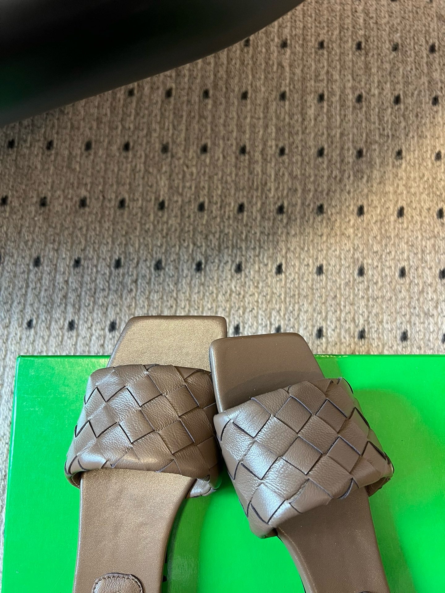 BOTT V SANDALS
