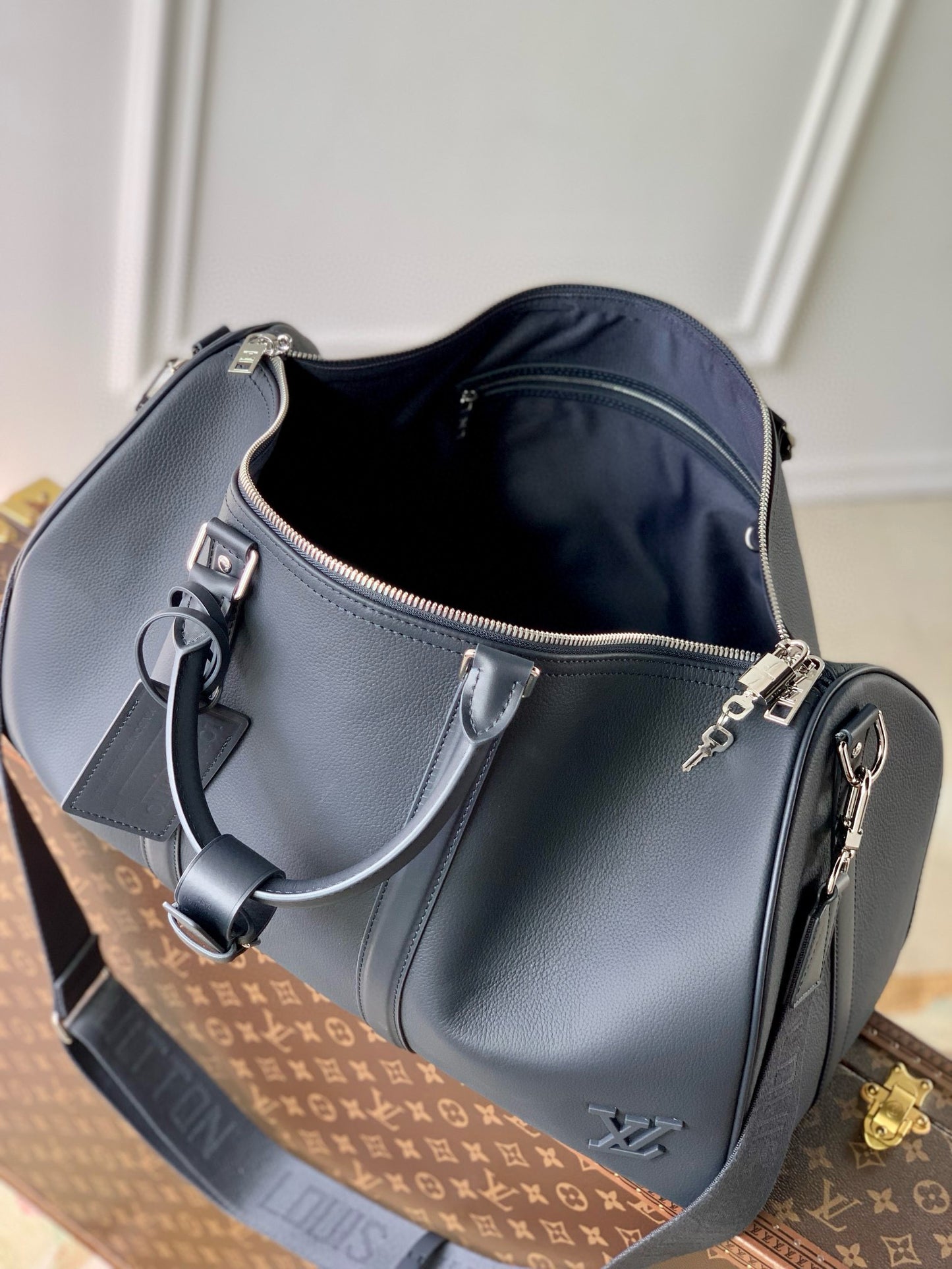 LOU KEEPALL BANDOULIÈRE 50 BAG