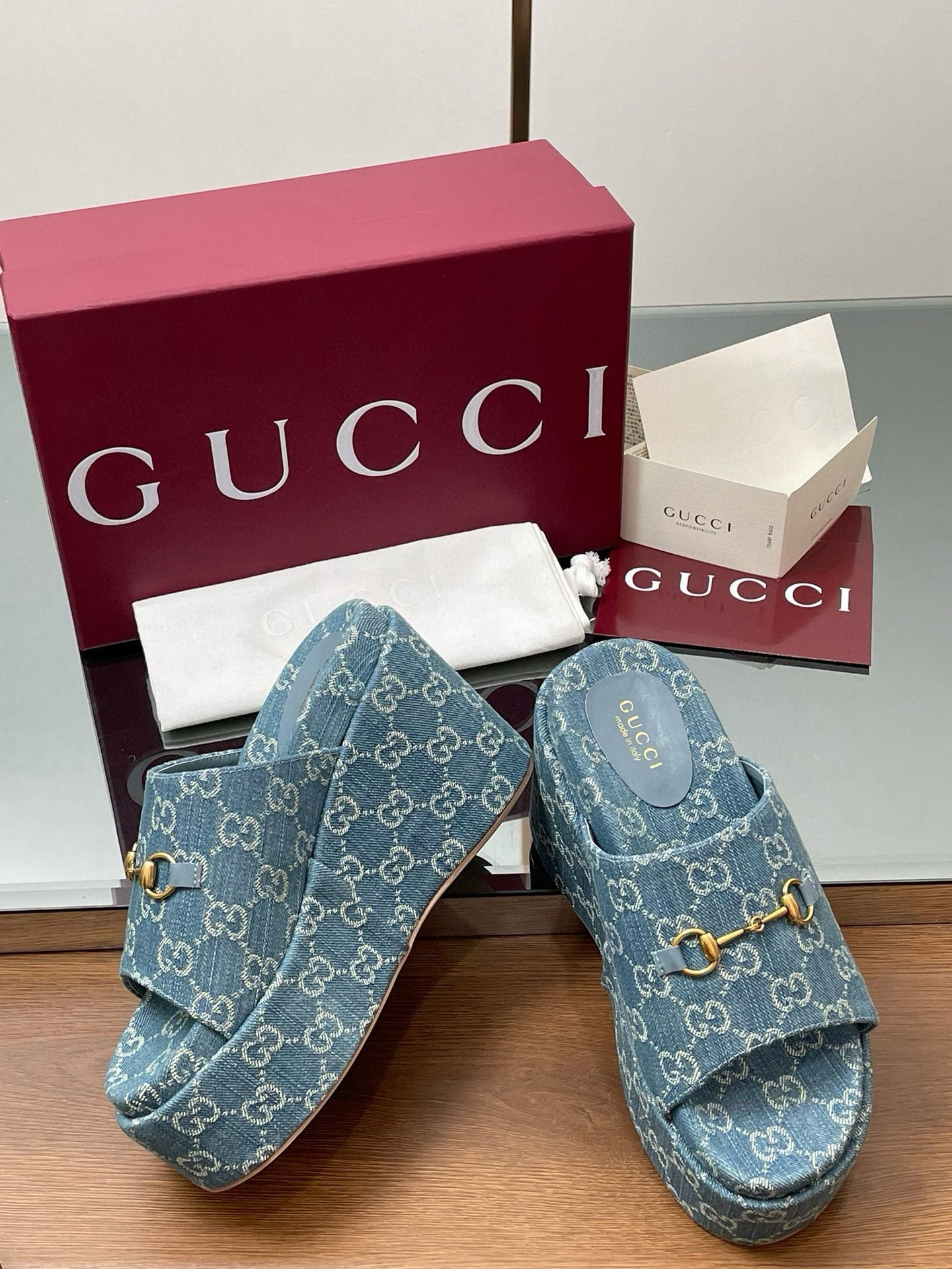 GG WEDGE SANDALS