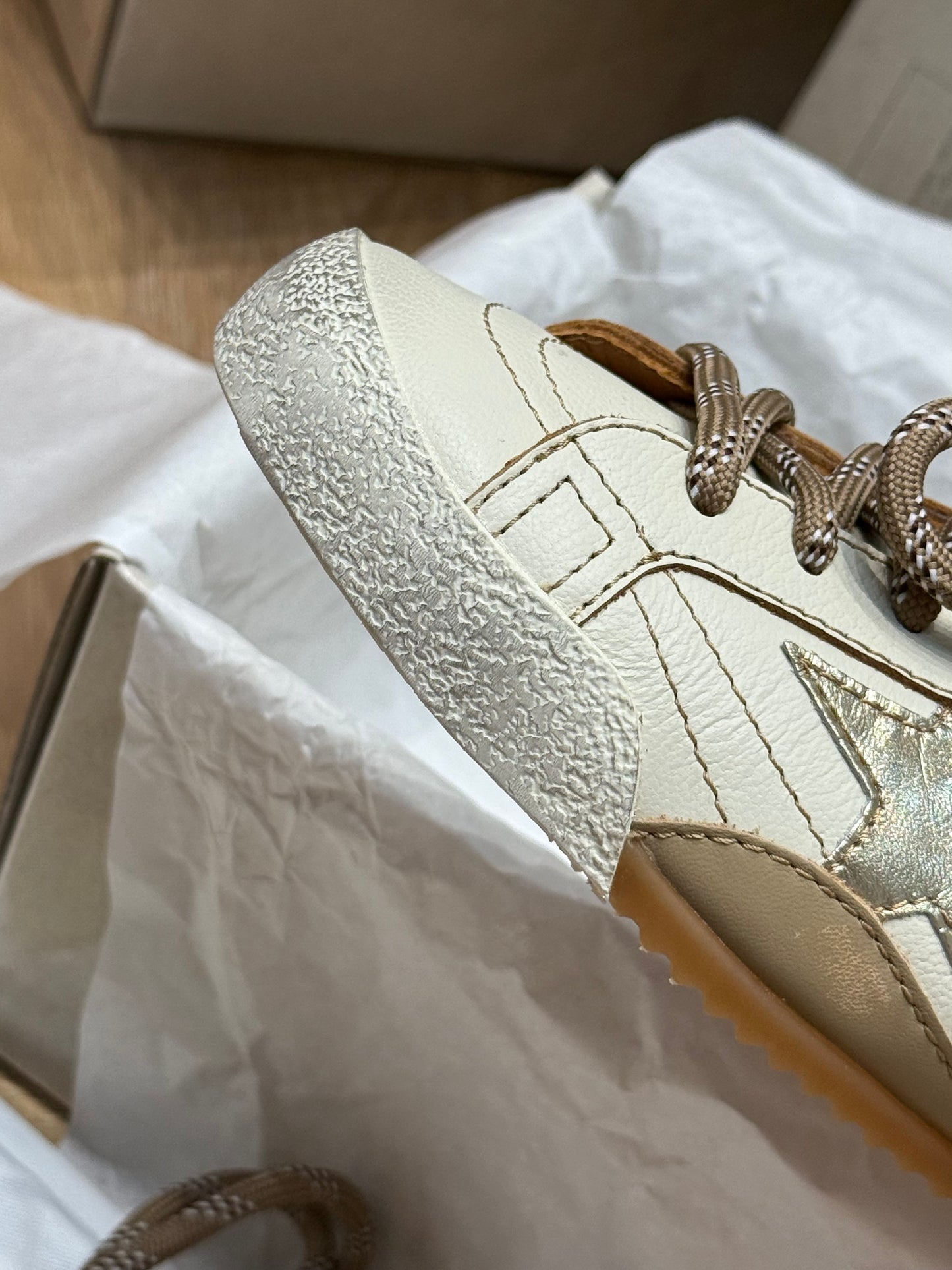 GOLDEN G TRAINERS