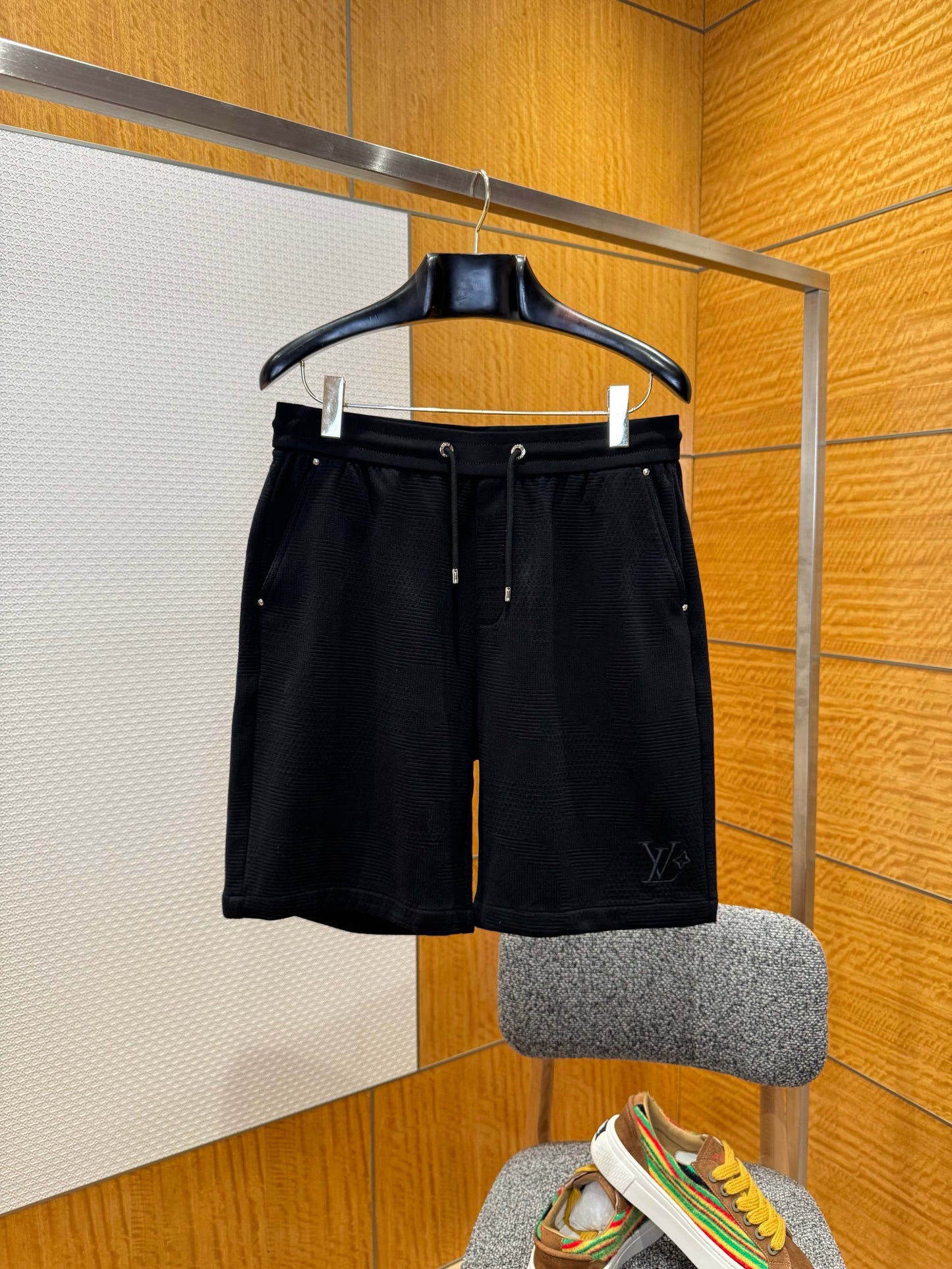 LOU SHORTS