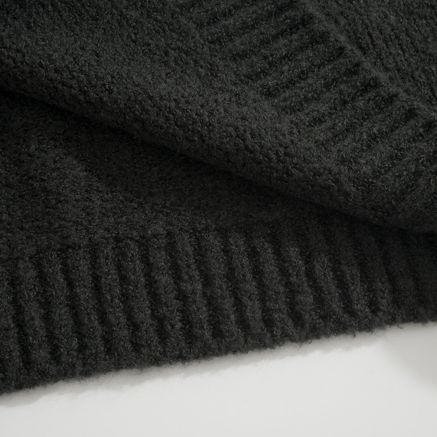 LOU SWEATER