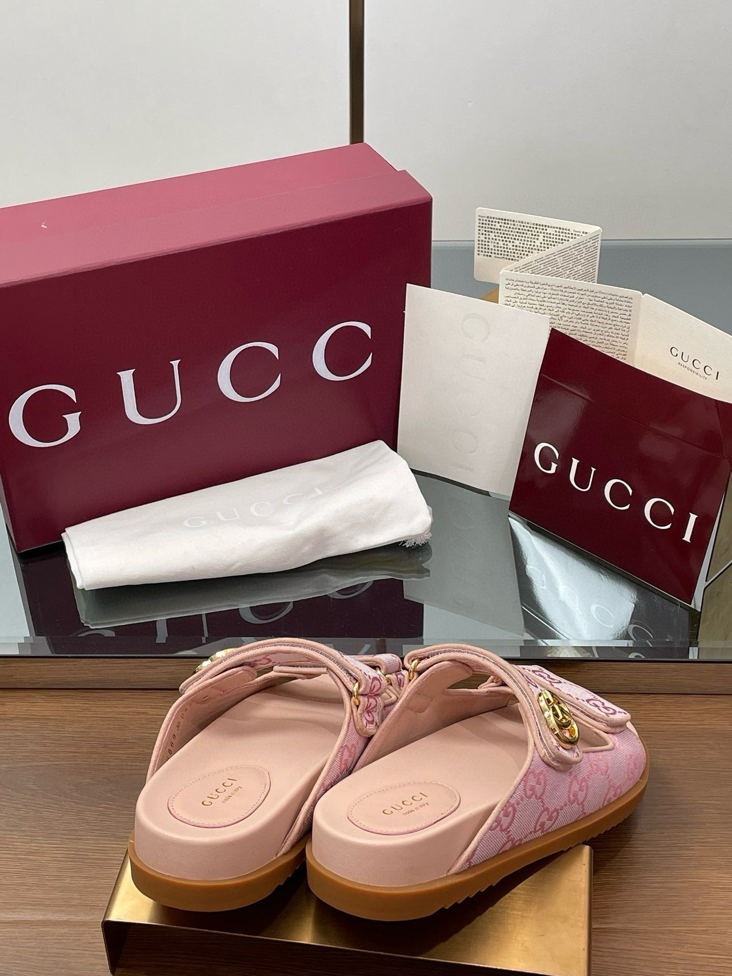 GG SANDALS