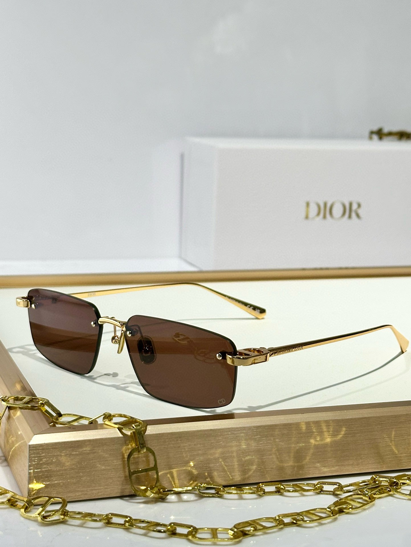 CD SUNGLASSES