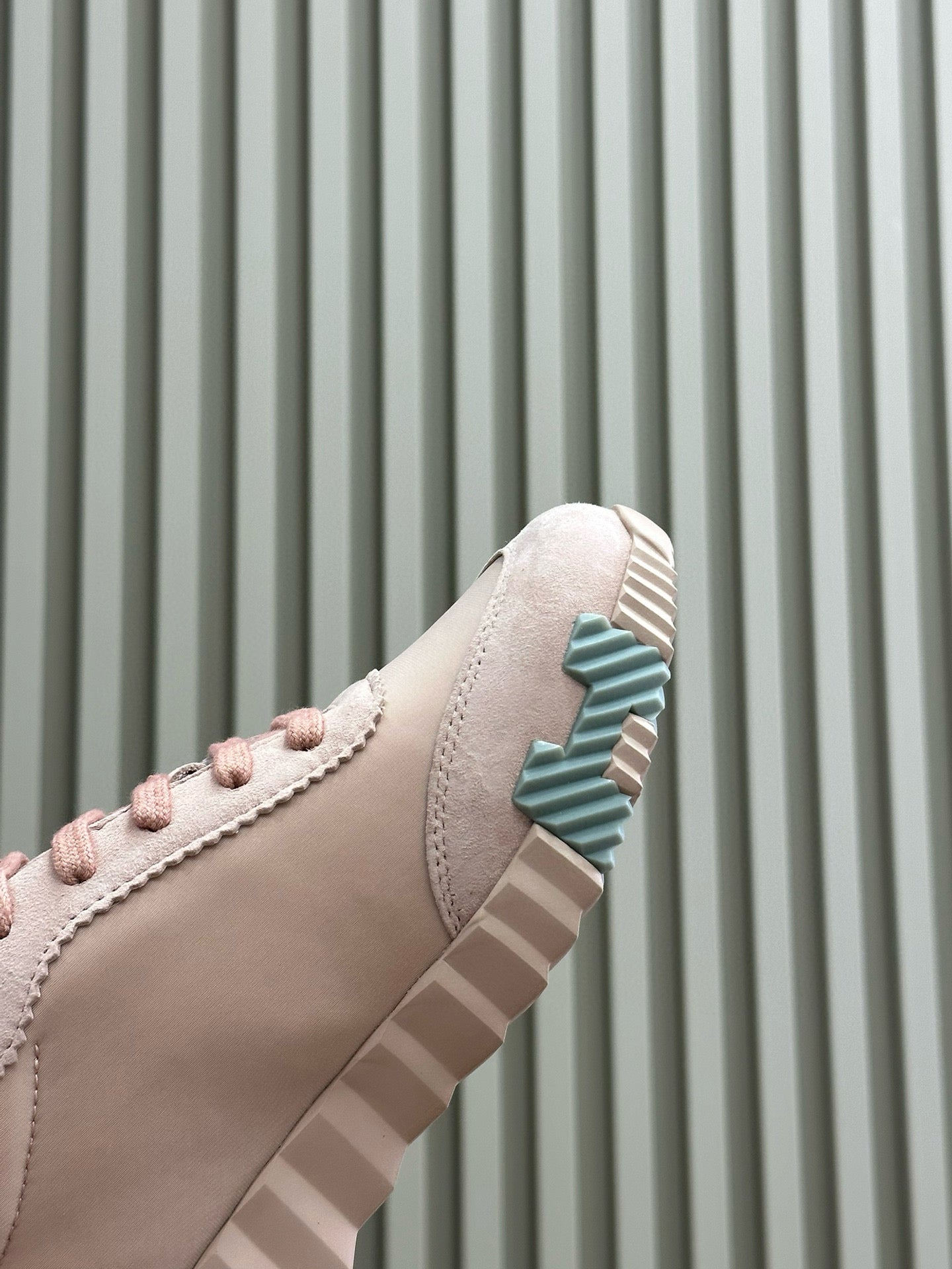 HERM BOUNCING SNEAKER