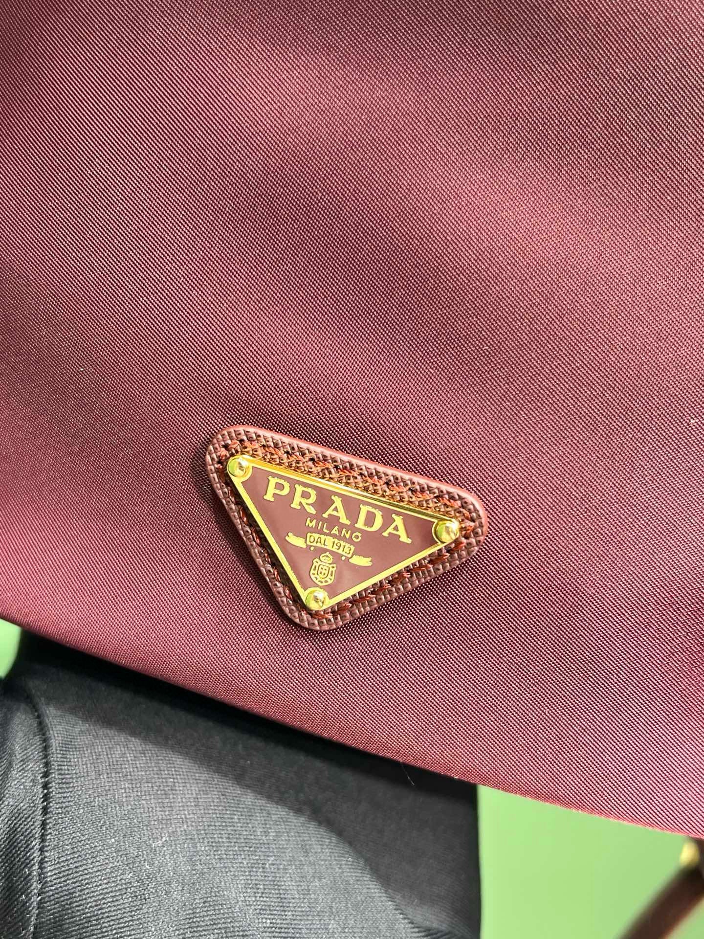 PD RE-EDITION 1978 BUCKET BAG