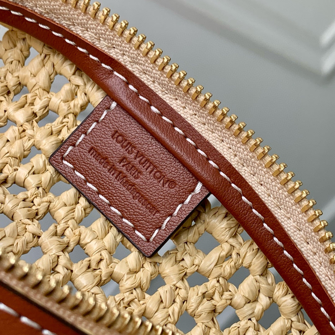 LOU HILLS POCHETTE BAG