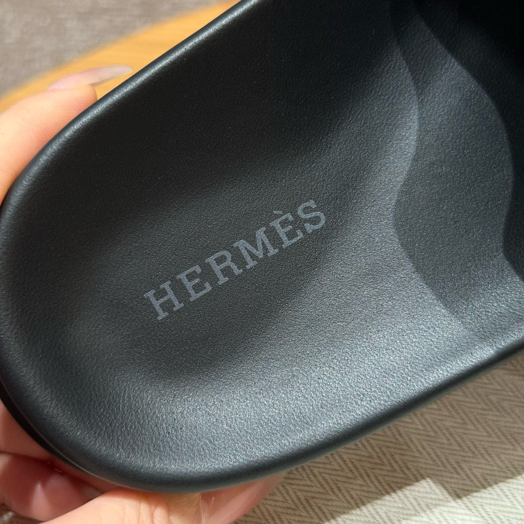HERM EMPIRE SANDALS