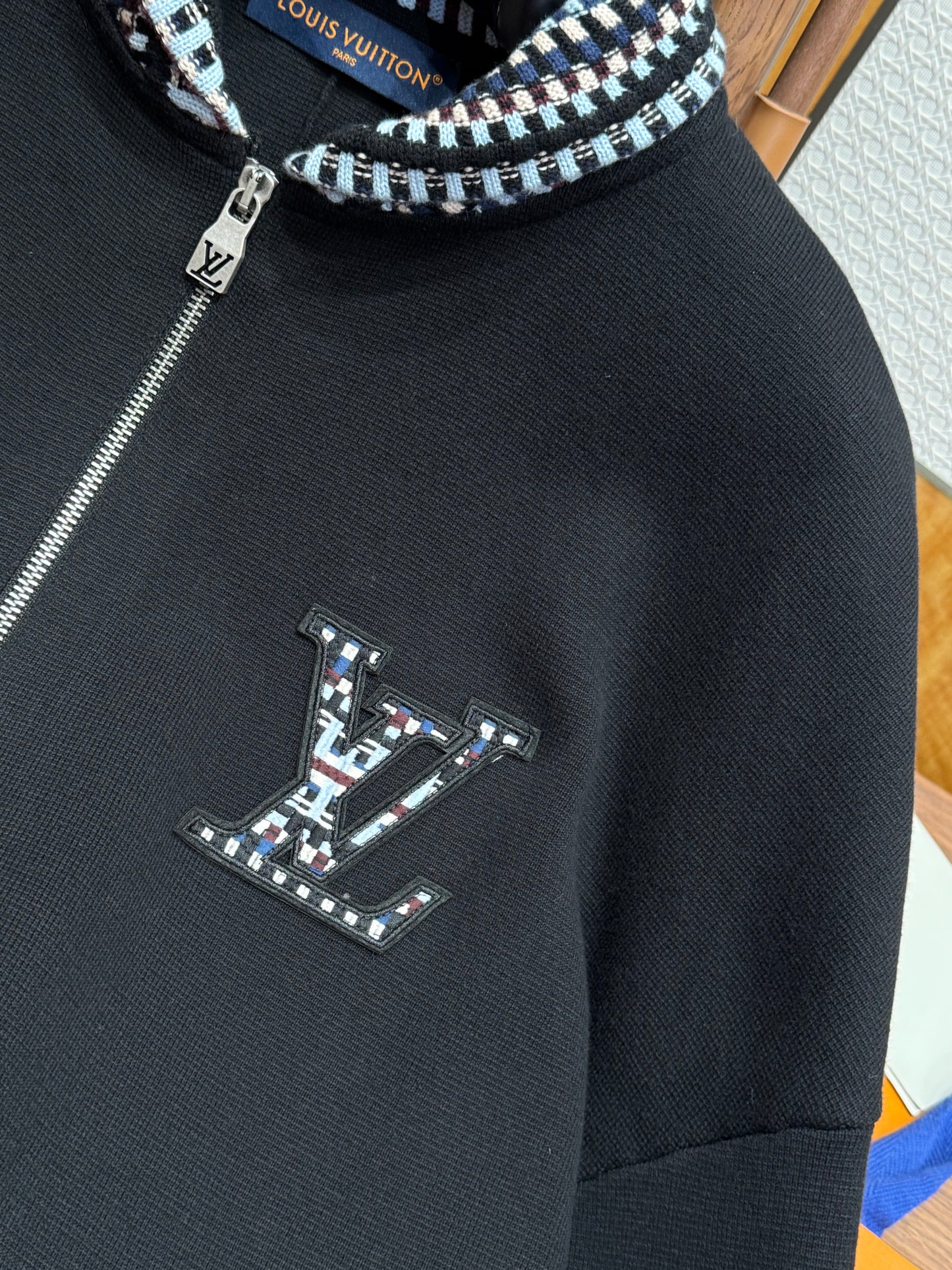 LOU ZIP SWEATSHIRT