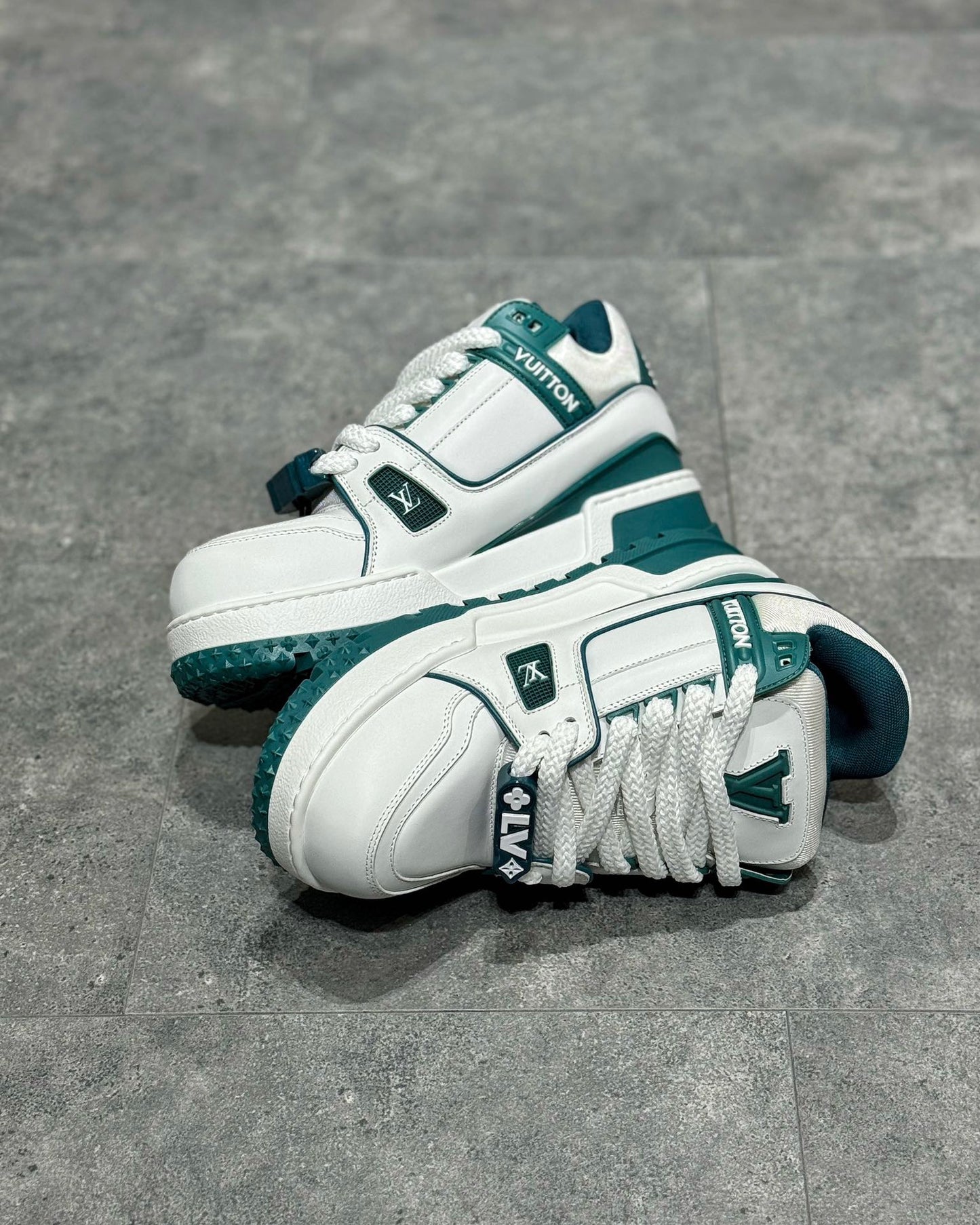 LOU TRAINERS