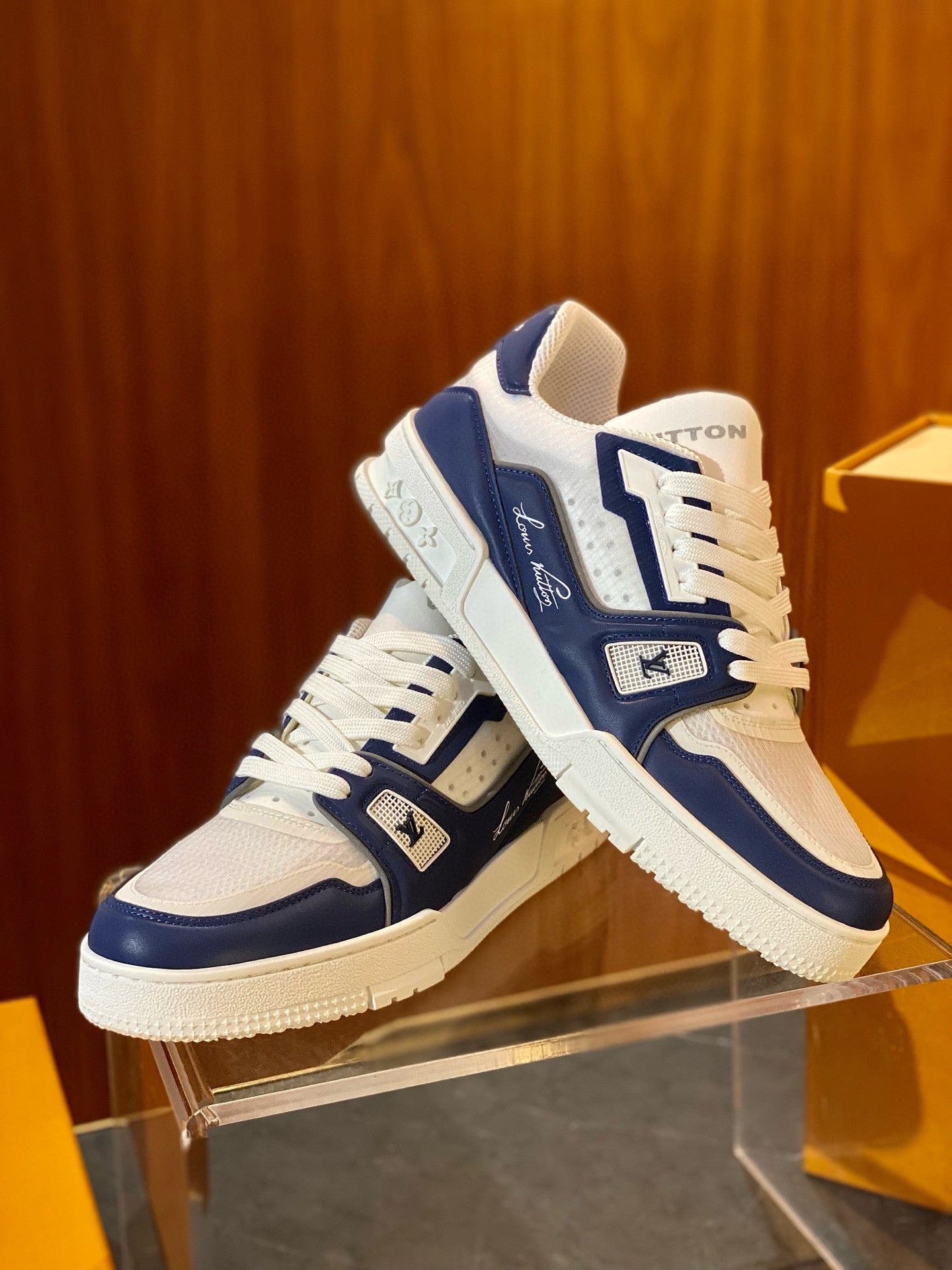 LOU TRAINERS