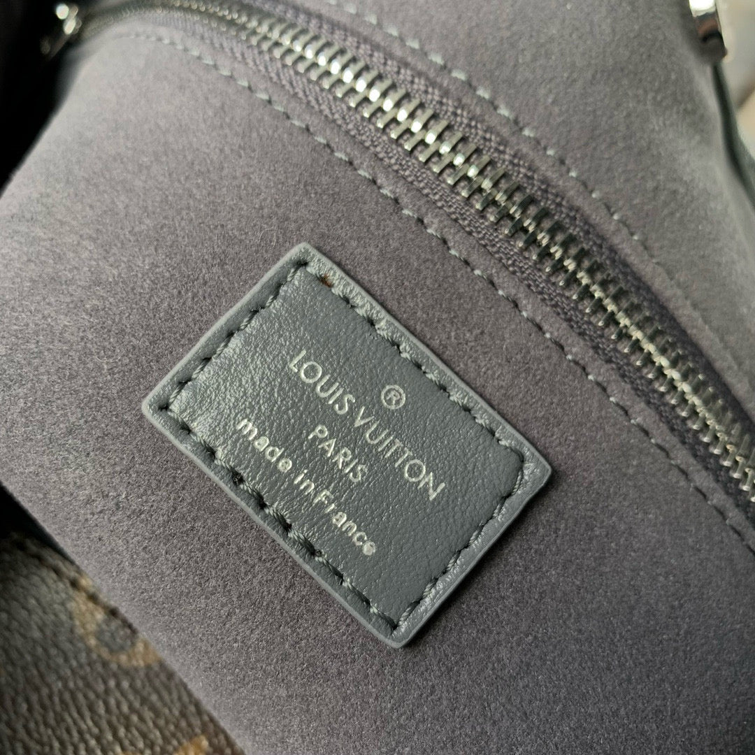 LOU CARRYALL VIBE MM BAG
