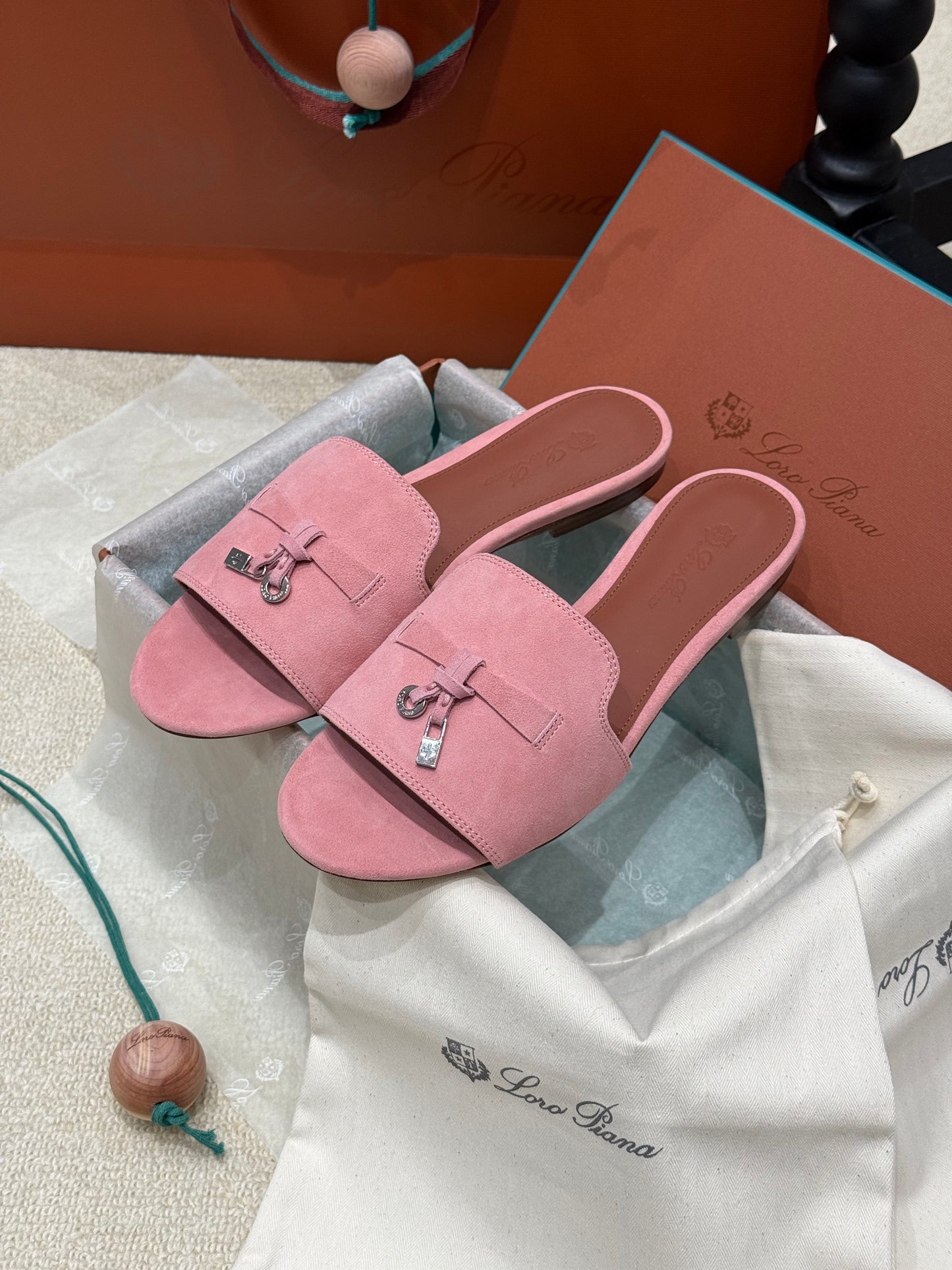LORO P SUMMER CHARM SLIPPER