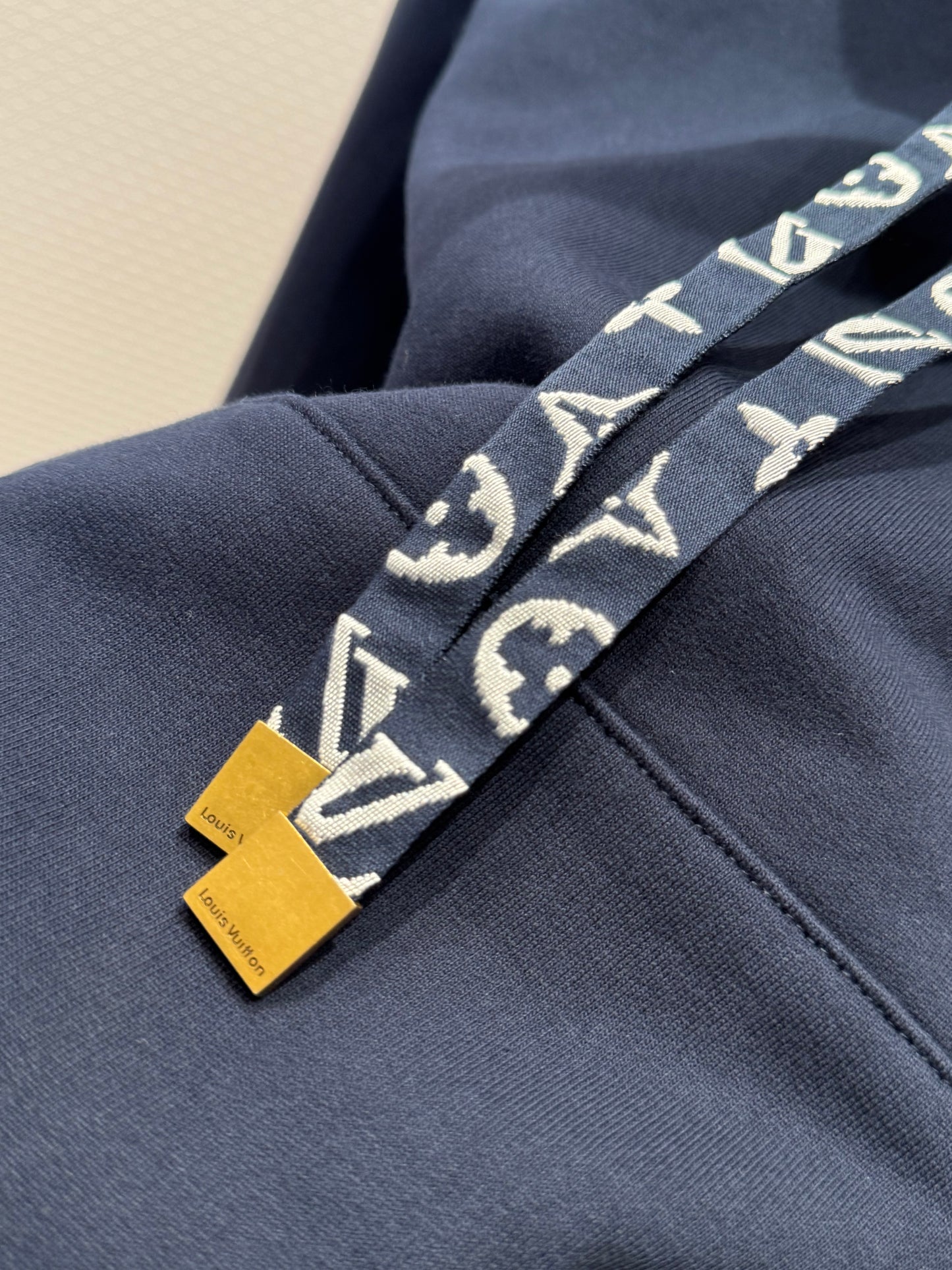 LOU HOODIE