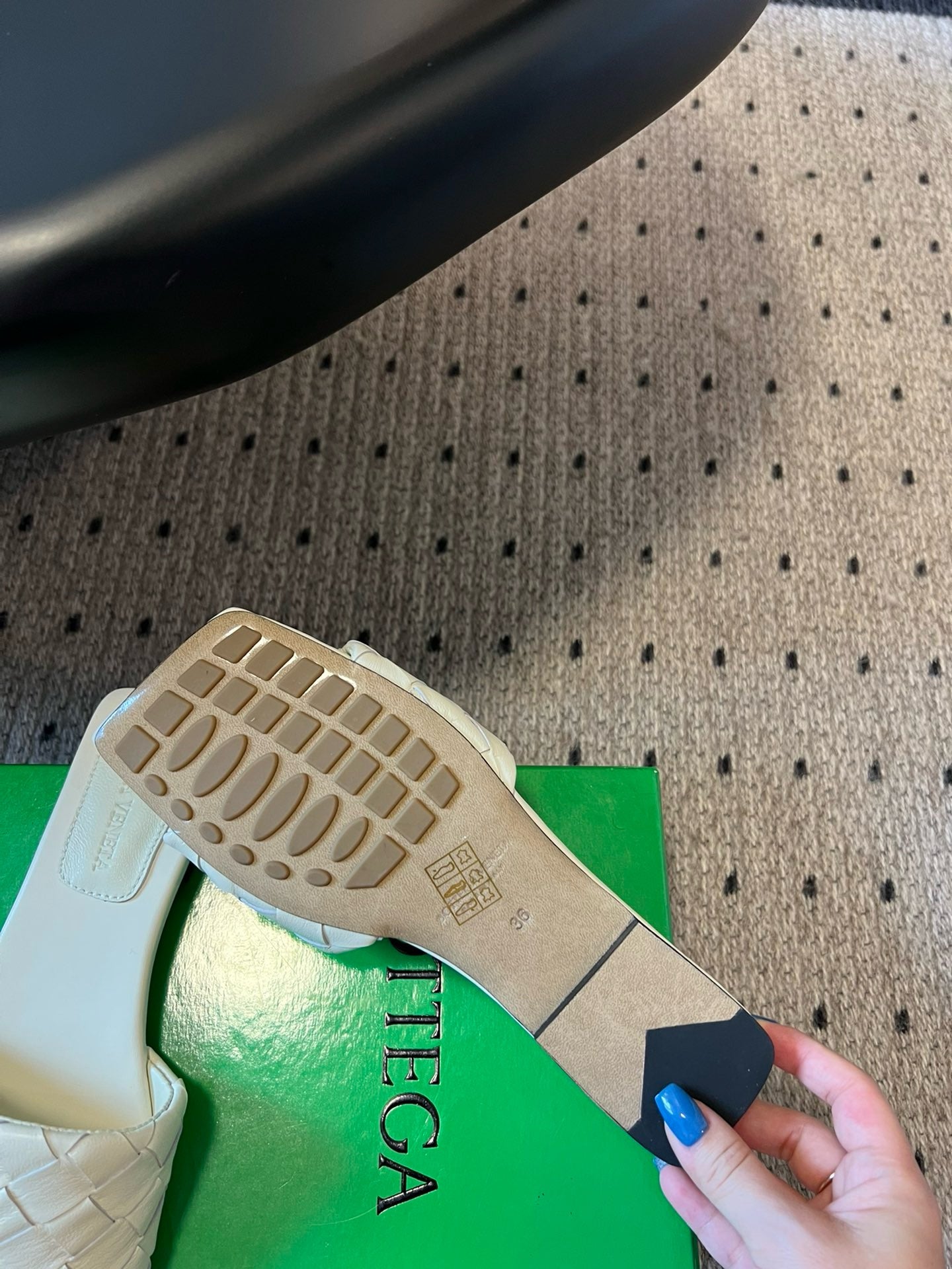 BOTT V SANDALS