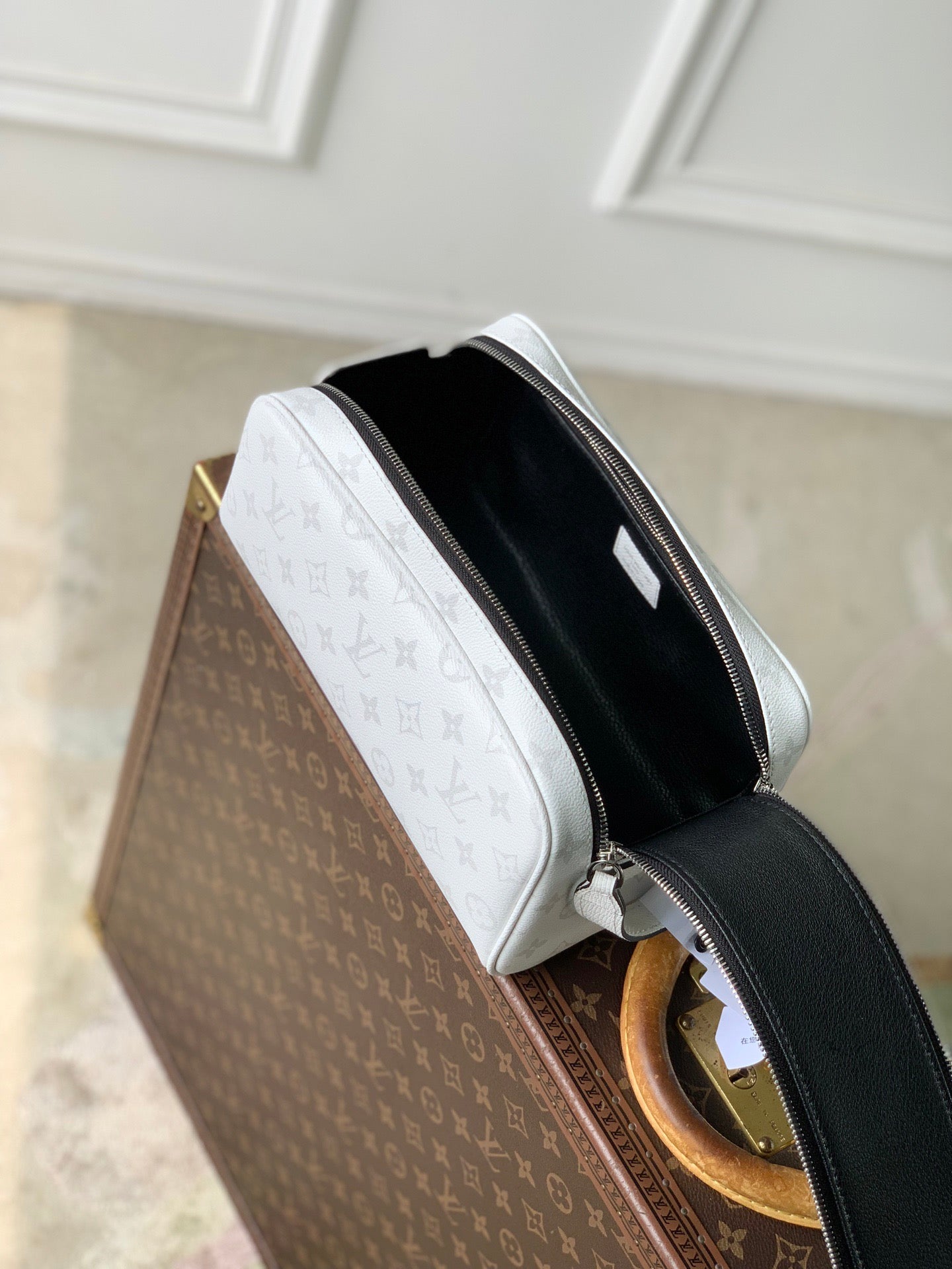 LOU DOPP KIT TOILETRY BAG