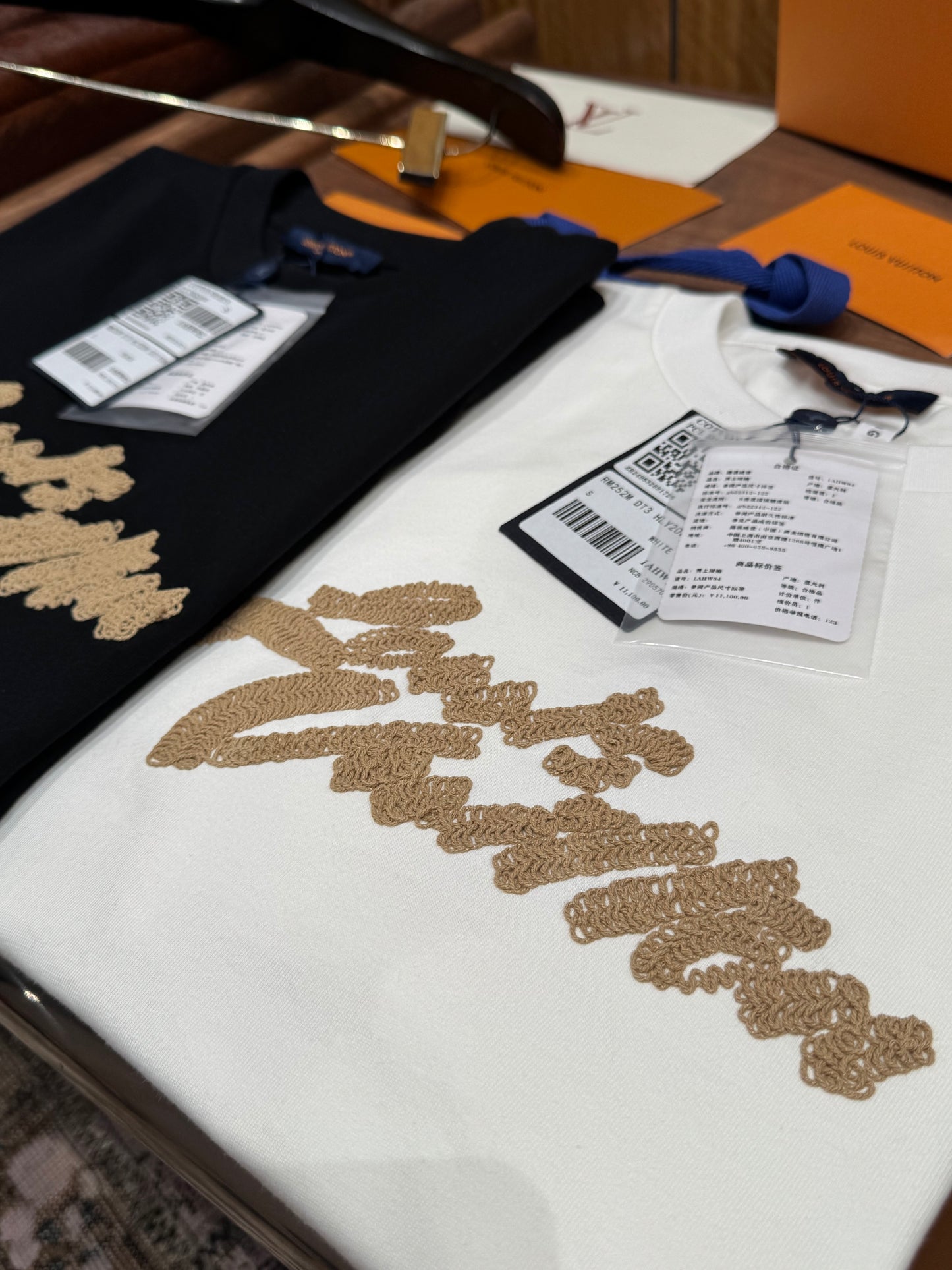 LOU T-SHIRT