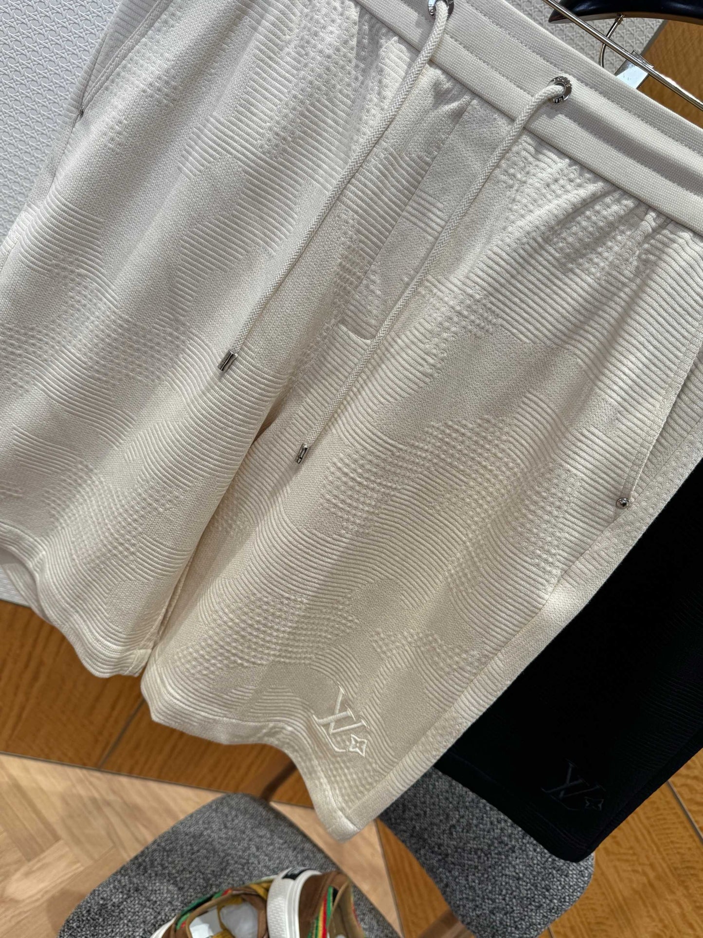 LOU SHORTS