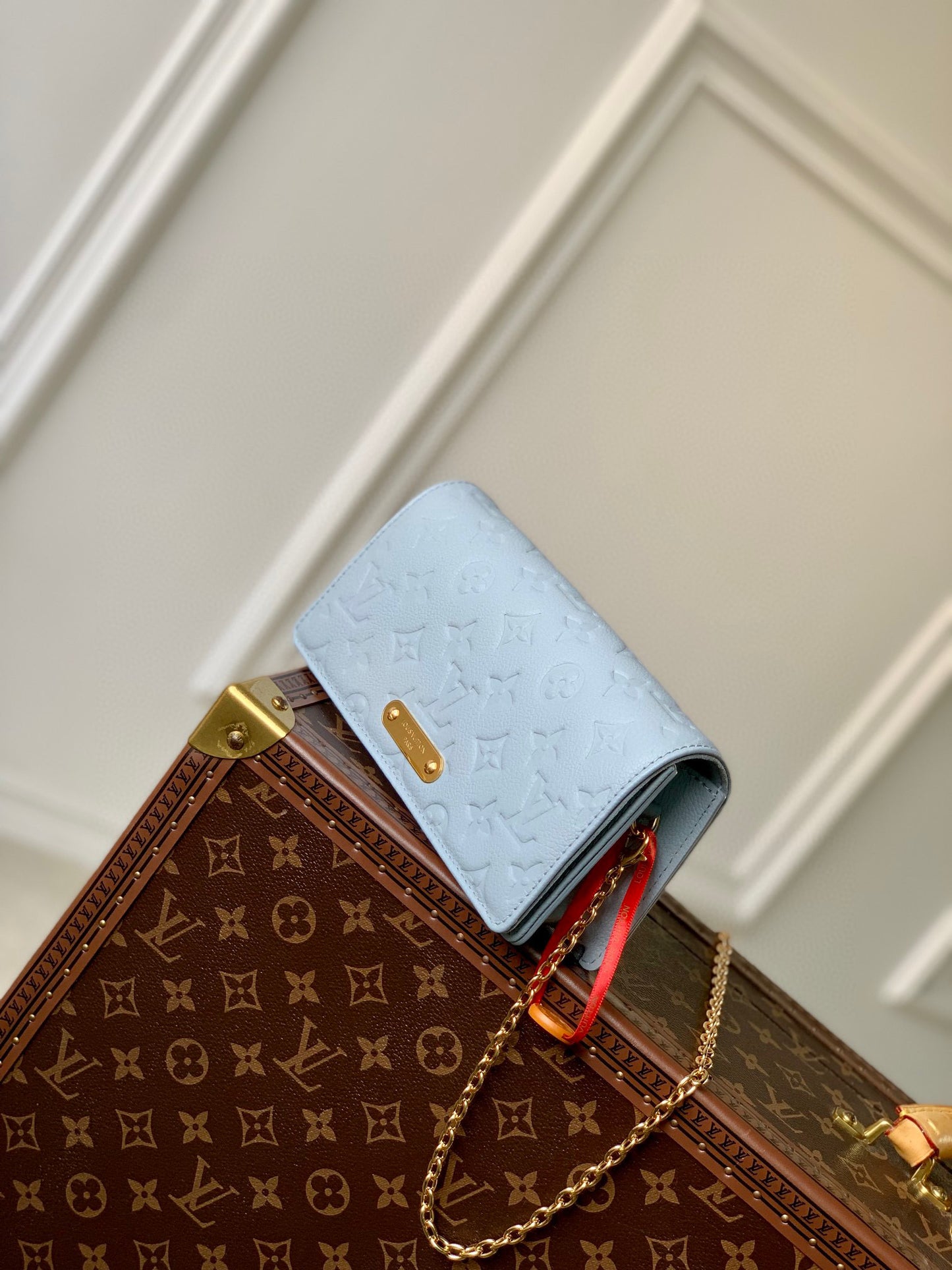 LOU LILY WALLET ON CHAIN