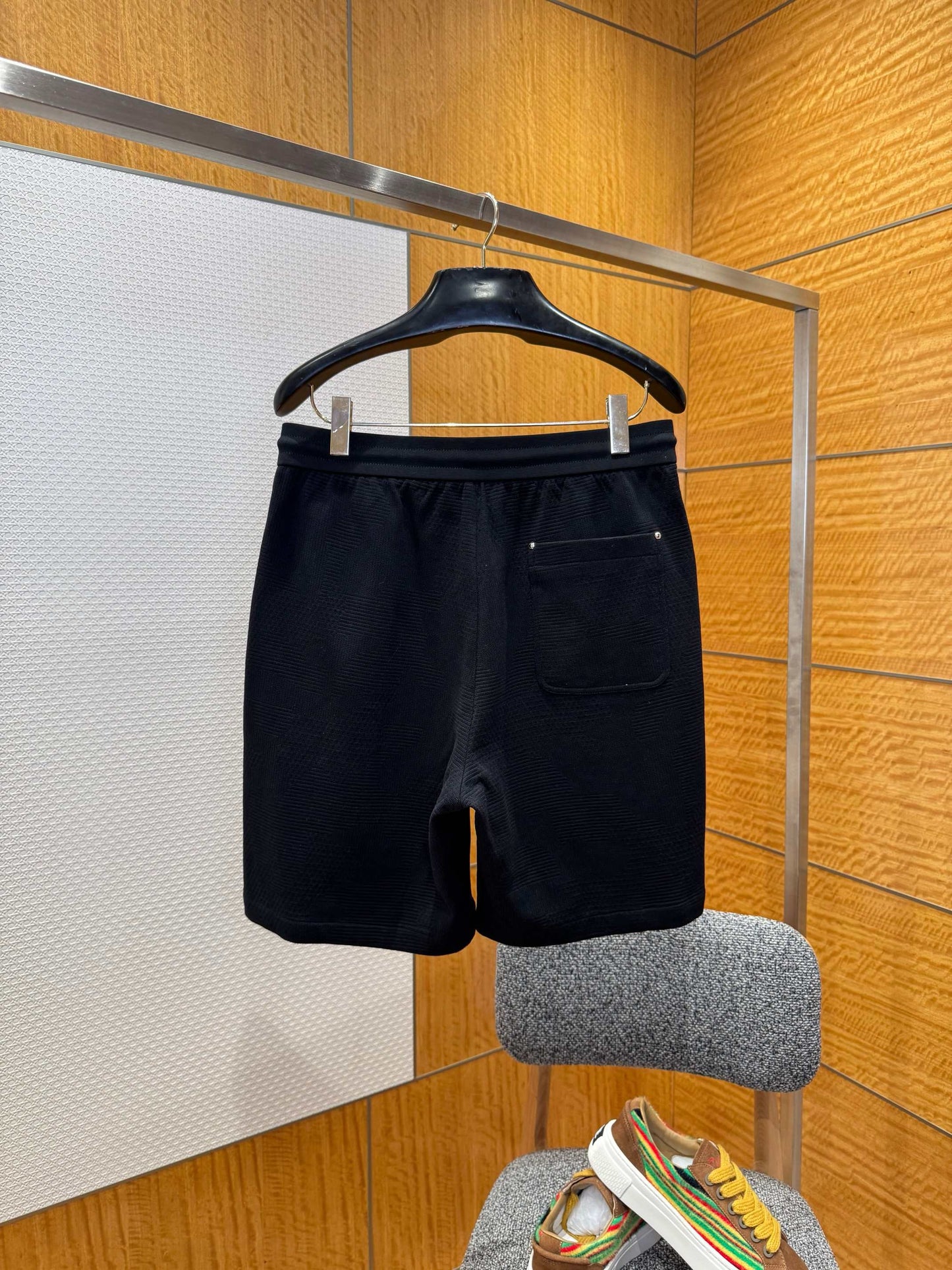 LOU SHORTS
