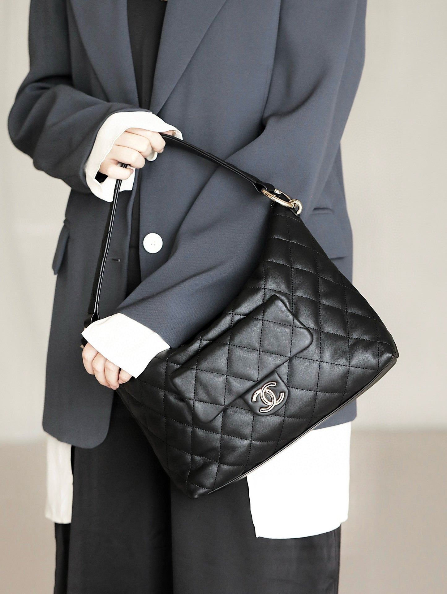 CC 23B HOBO BAG