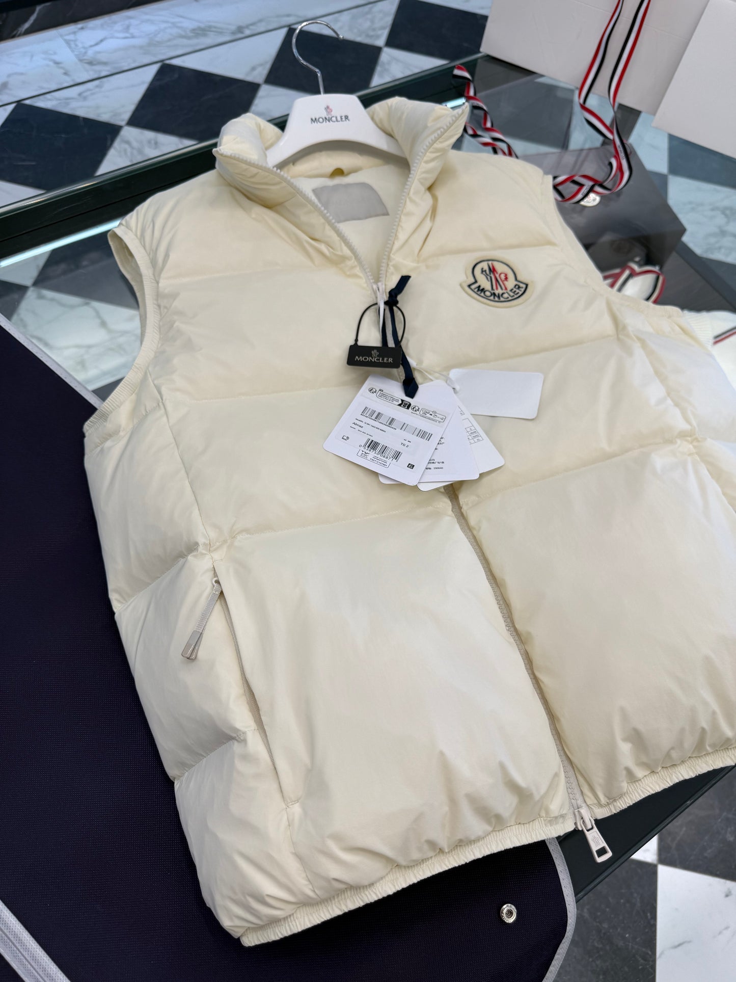 MONC ALMAZ VEST