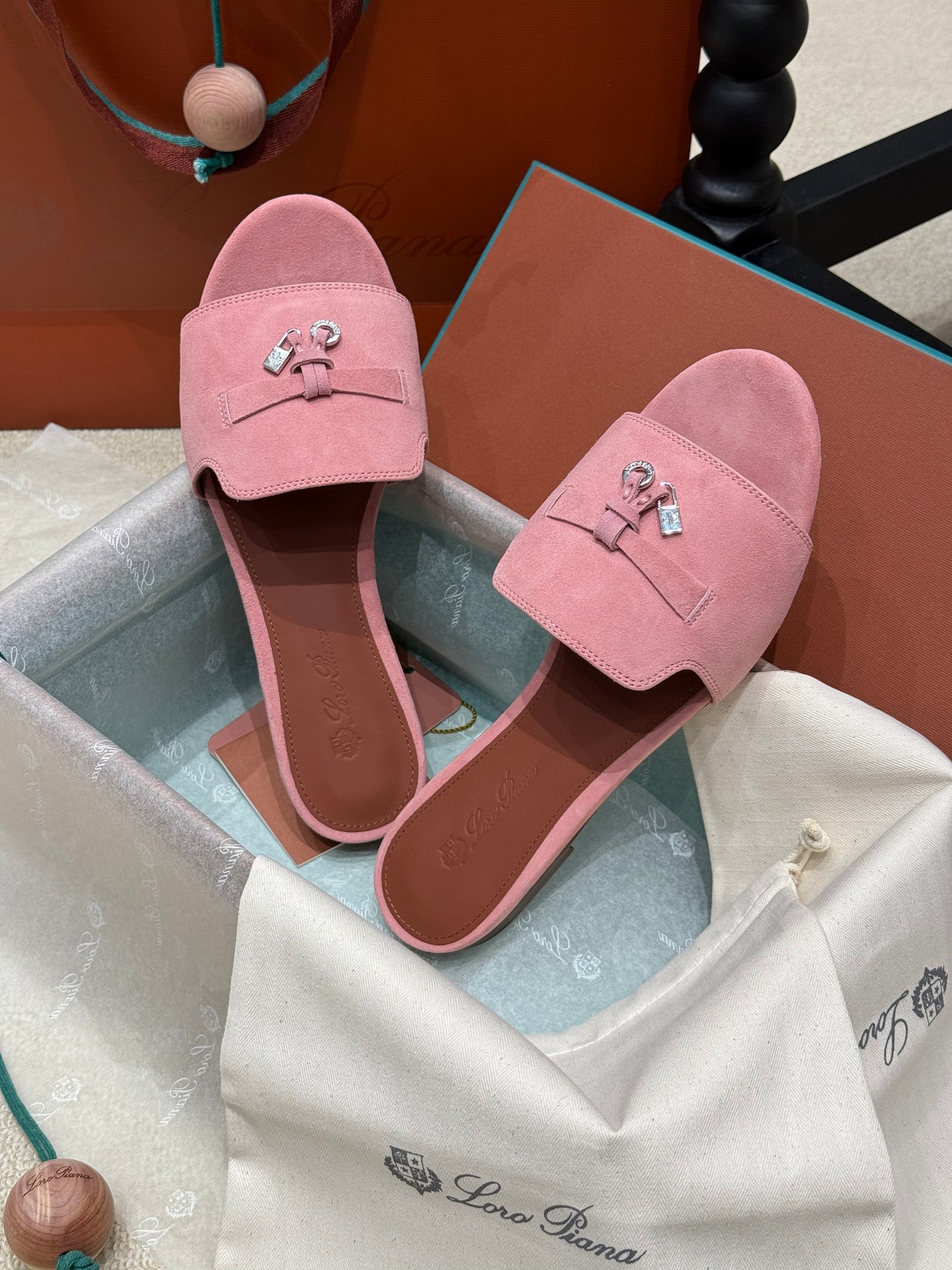 LORO P SUMMER CHARM SLIPPER