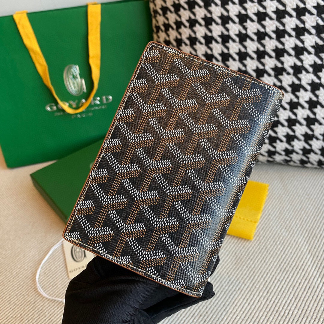 GOYA GRENELLE PASSPORT COVER