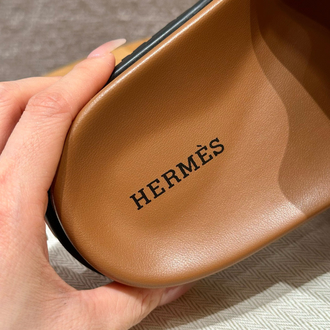 HERM EMPIRE SANDALS
