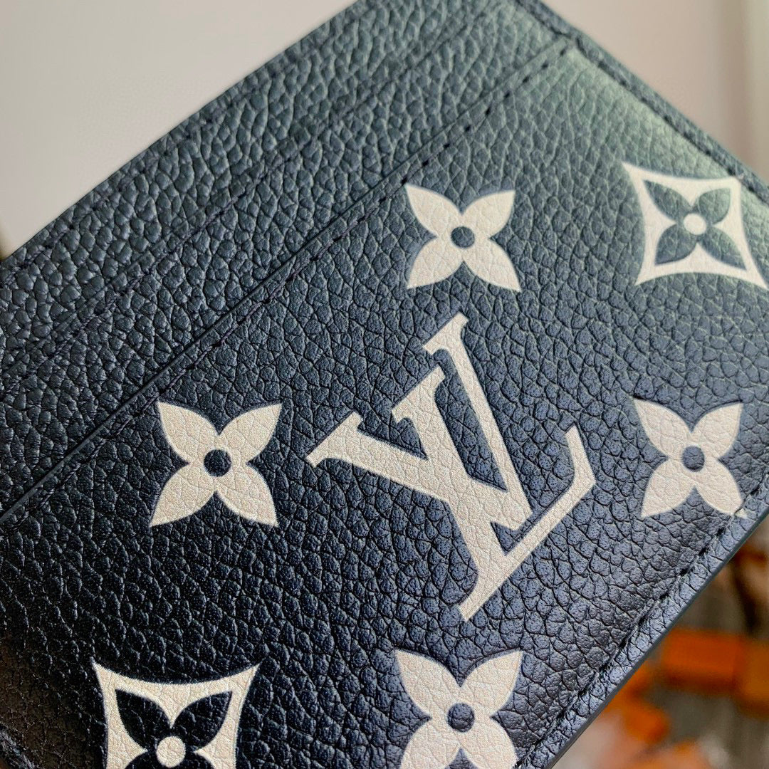 LOU CHARMS CARD HOLDER