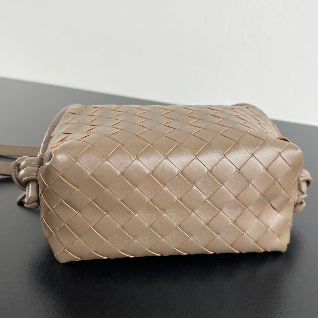 BOTT TOP HANDLE LOOP BAG
