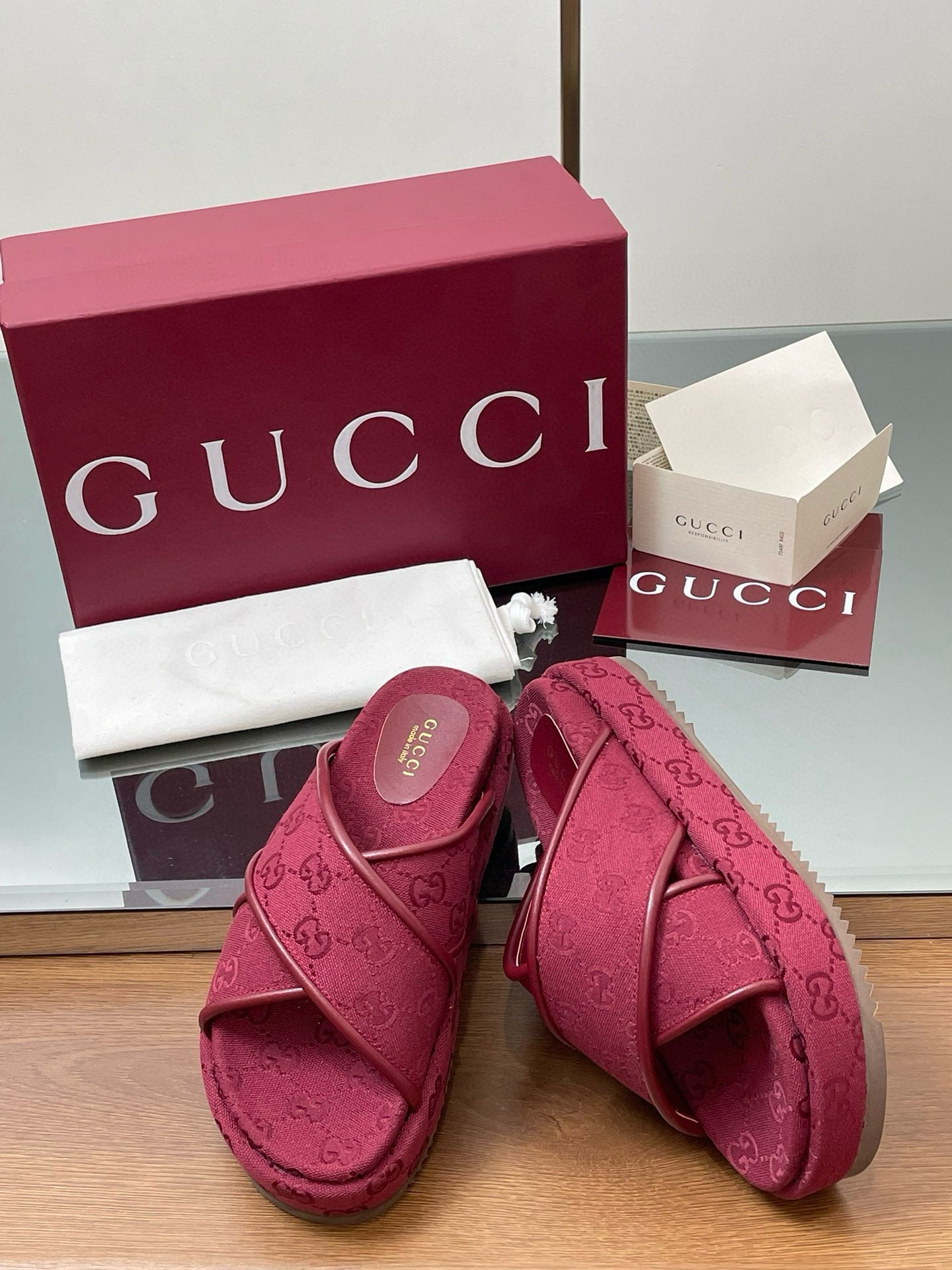 GG SANDALS
