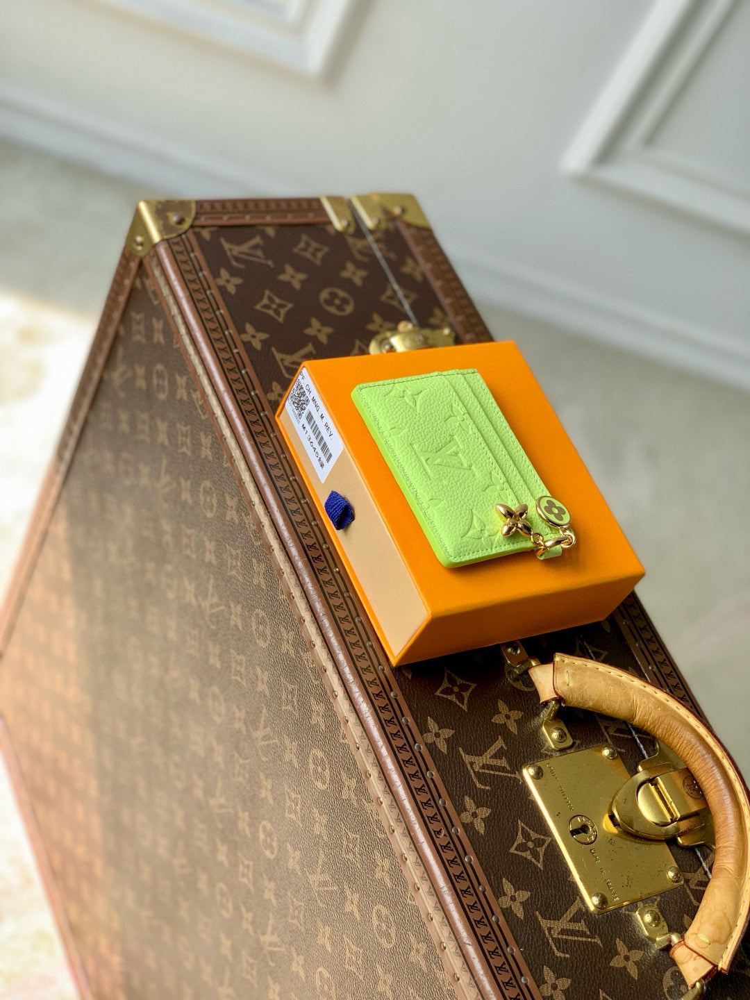 LOU CHARMS CARD HOLDER